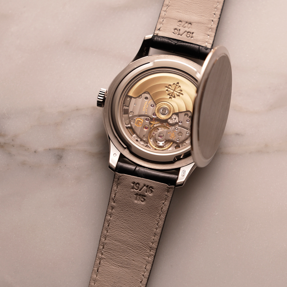 Patek Philippe’s Evolution: Ein genauerer Blick auf die Calatrava