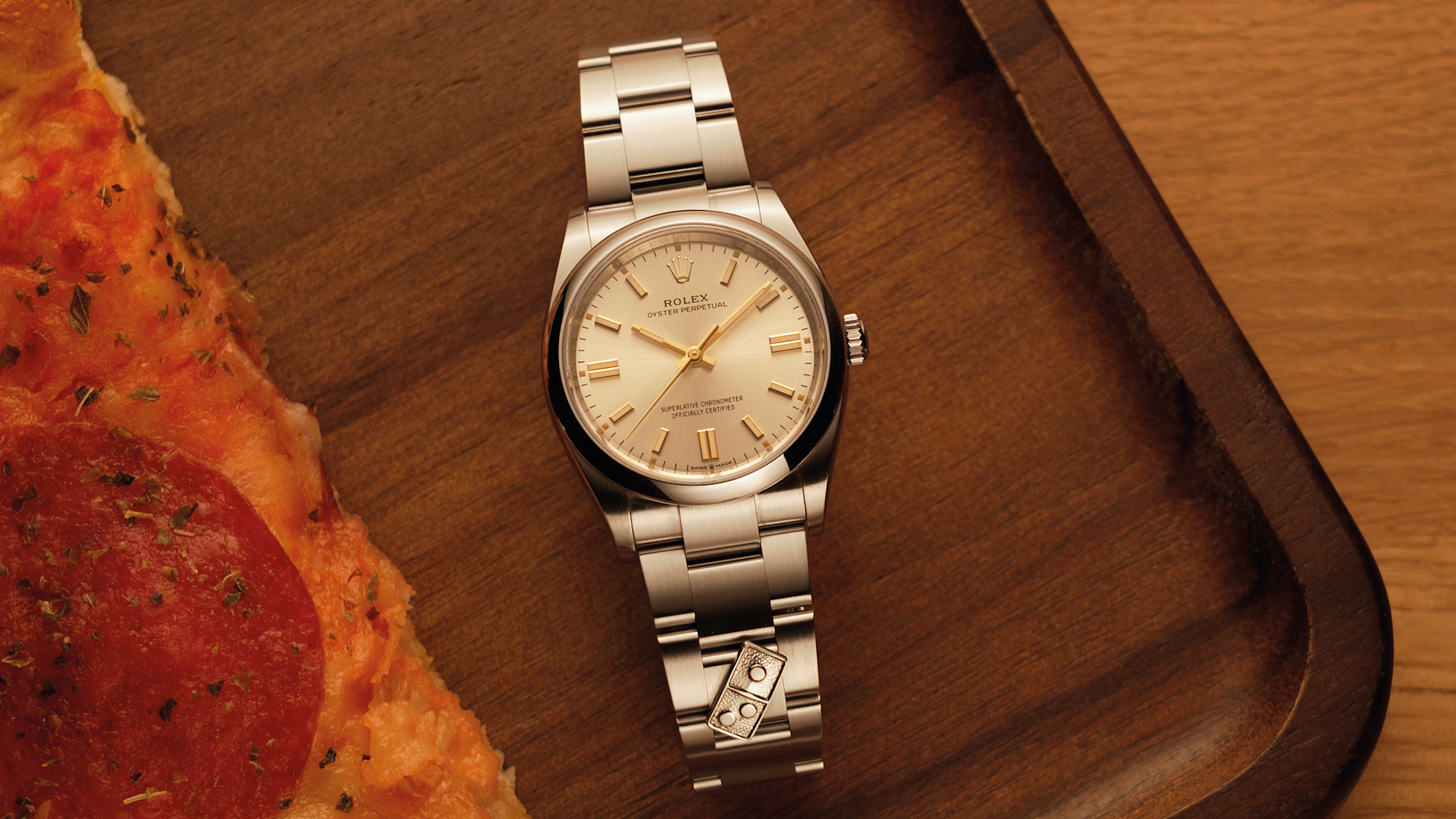 Erkundung des Domino's Rolex Co-Branding Vermächtnisses