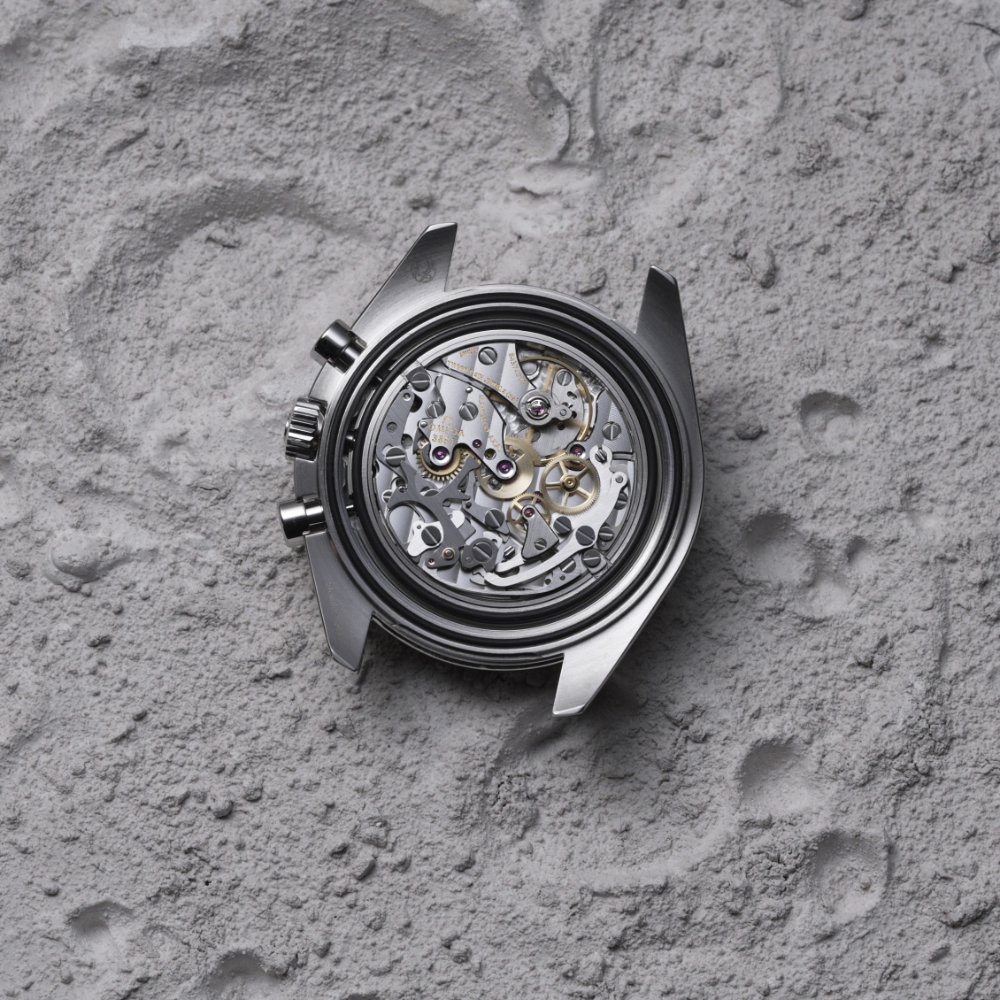 Vom Mondlicht zum Tageslicht: Omegas Speedmaster Moonwatch erstrahlt in Weiß