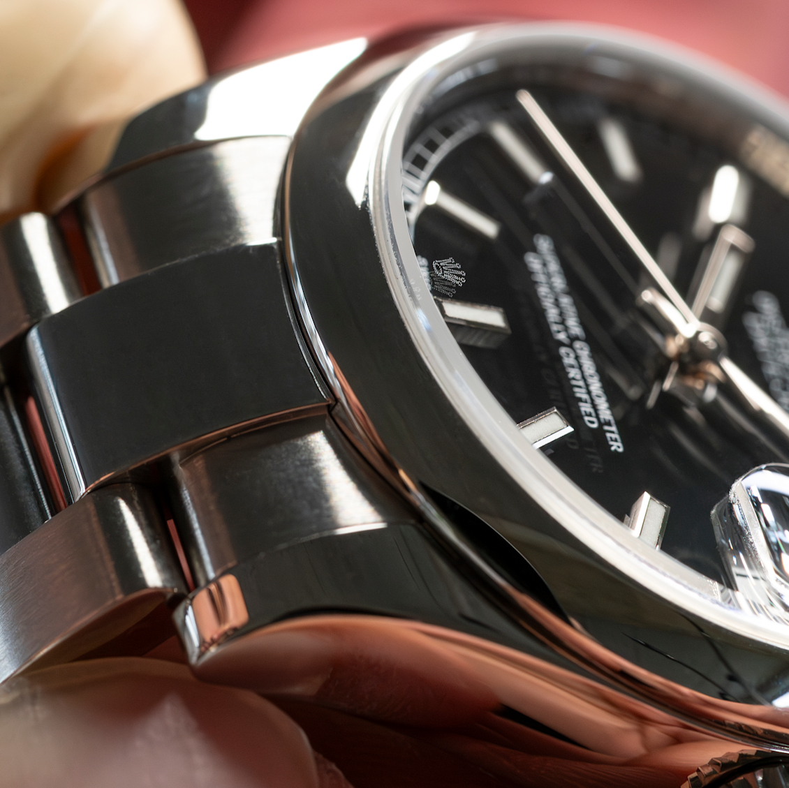 Identifying Counterfeit Rolex Watches: A Buyer's Guide to Authenticity