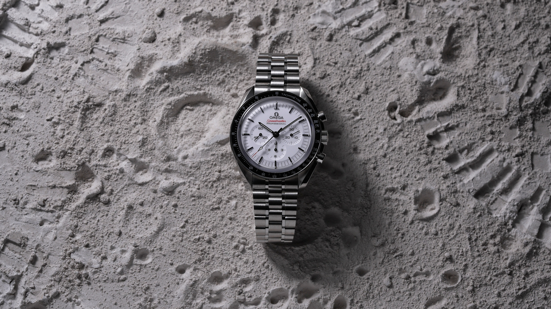 From Moonlight to Daylight: Omega’s Speedmaster Moonwatch Shines in White