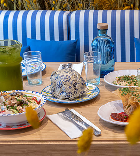 BAGNARD PAR YONI SAADA