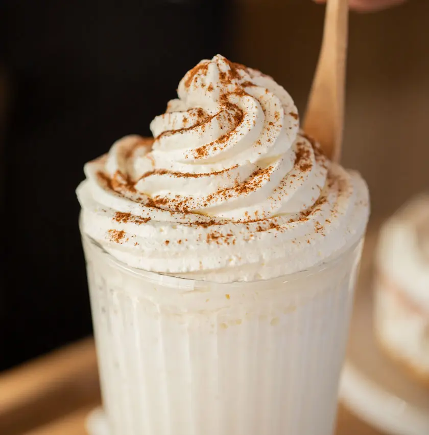 Milkshake Pain d’Épices MONIN – La boisson régressive et gourmande de l’hiver