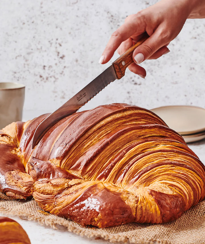 Croissant XL géant Maison philippe conticini | Galeries Lafayette Le ...