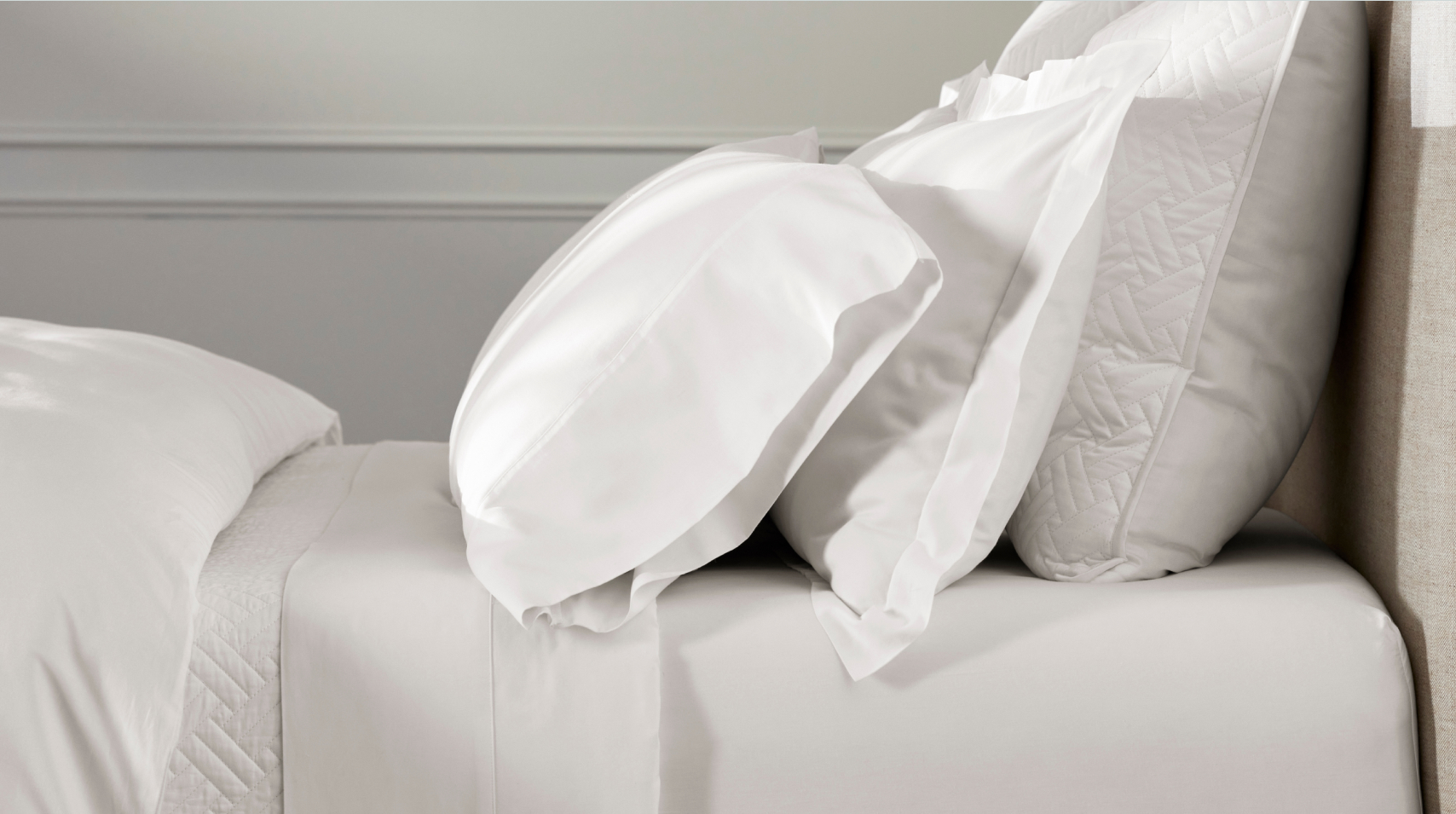 3 Ways to Fluff a Pillow & Why You Should Do So - Boll & Branch