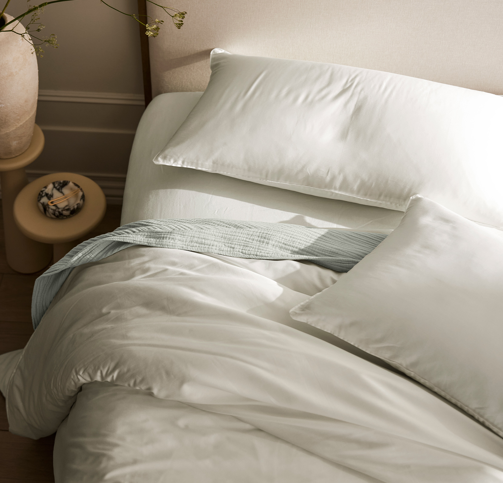 White_Signature_ComforterSet_Lifestyle3_06032024 (1).jpg Back-to-School Starter Bundle - Slide 3