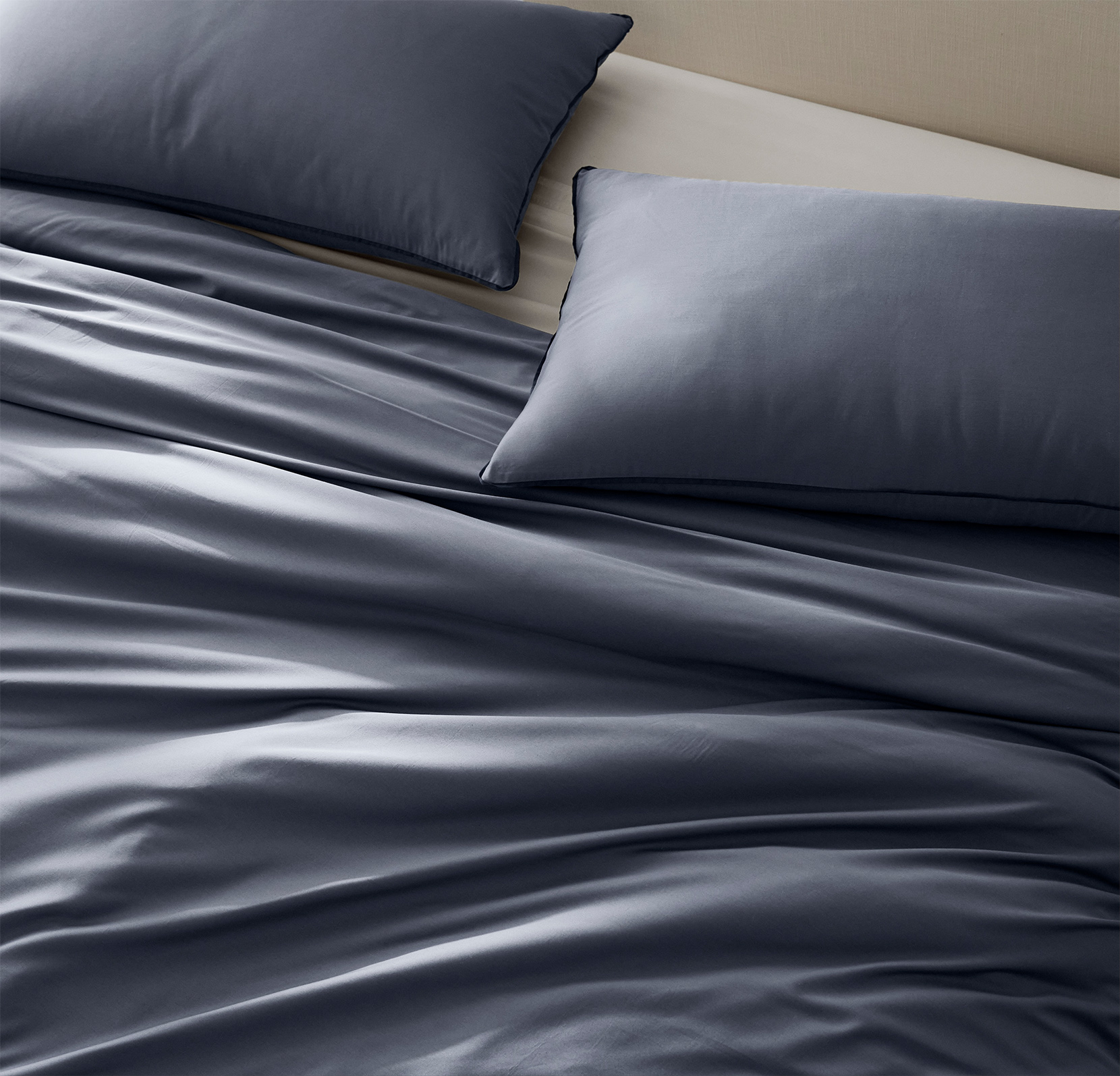 Mineral_Signature_ComforterSet_Lifestyle3_06102024 (1).jpg Signature Comforter Starter Bundle - Slide 12