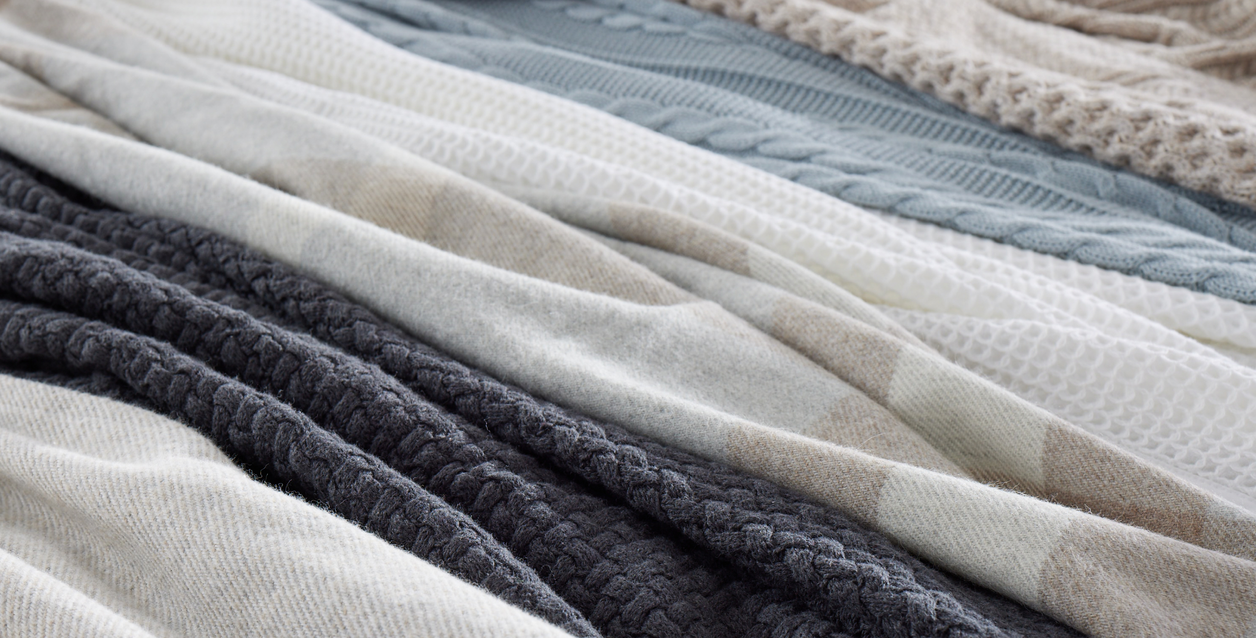 Bed Sheet, Quilt, & Blanket Dimension Guide