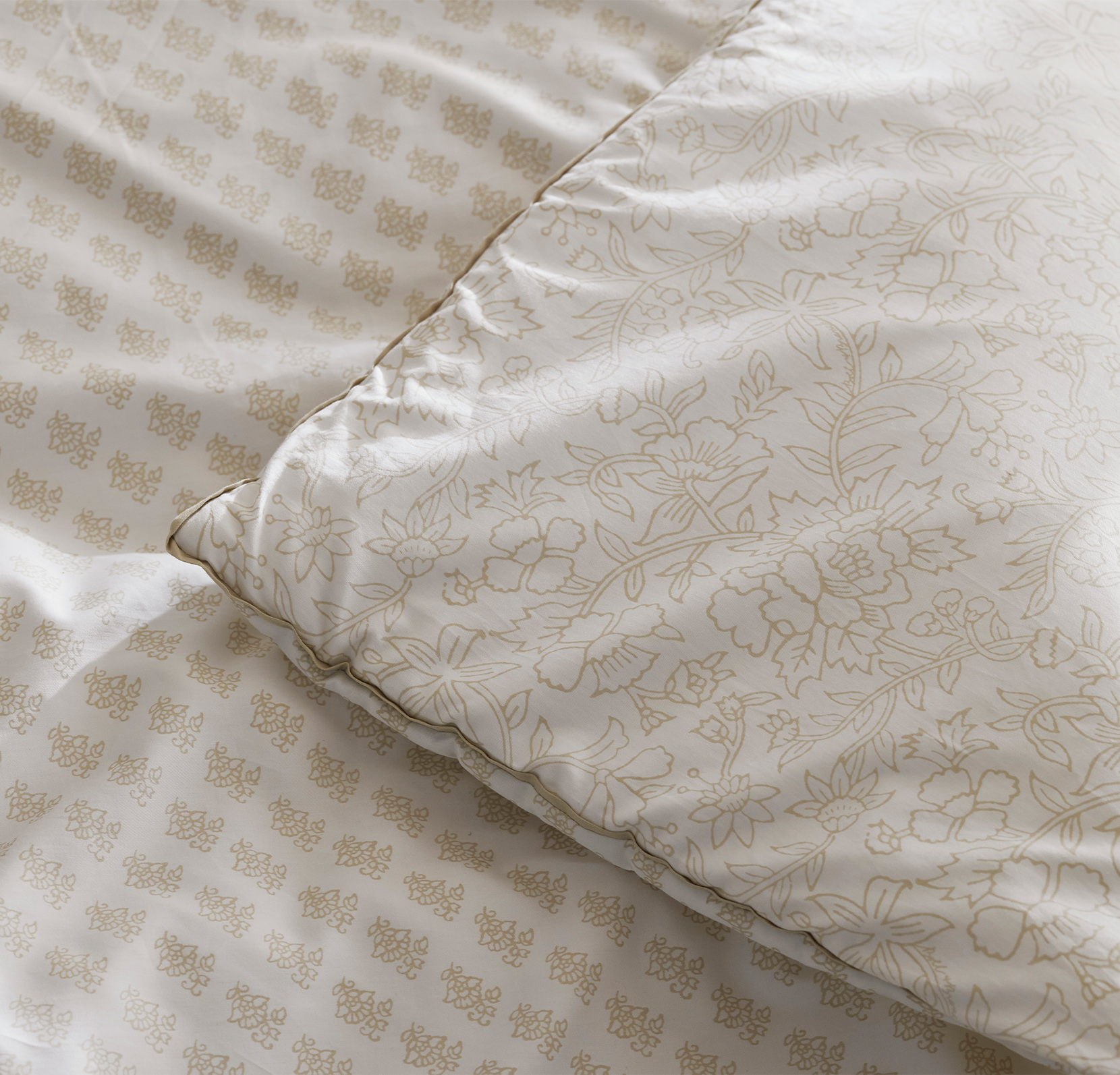 SandMeadowMarigold_ComforterSet_Lifestyle4_06102024 (1).jpg Signature Comforter Starter Bundle - Slide 19