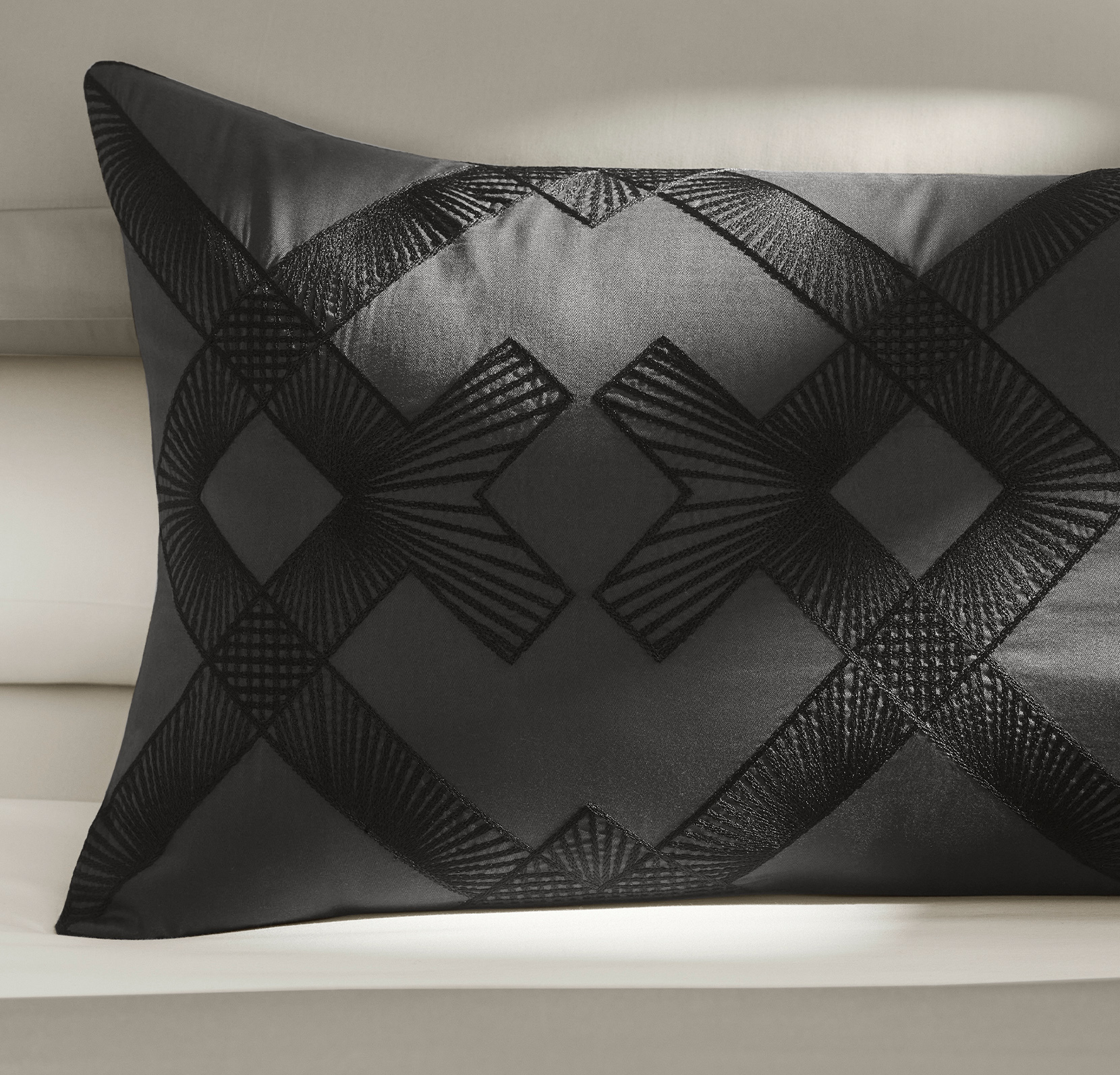 Night_Reserve_Moderne_PillowCover_Lumbar_Lifestyle2_07082024.jpg Reserve Moderne Pillow Cover (Lumbar) - Slide 4