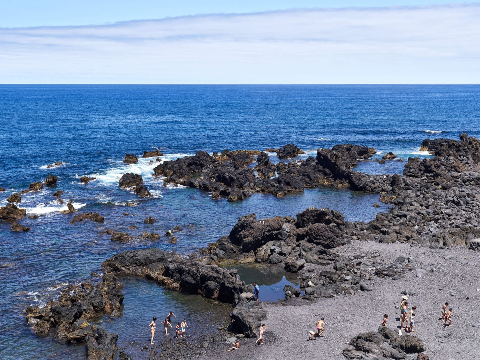 WePresent Massimo Vitali captures a typical day at the beach