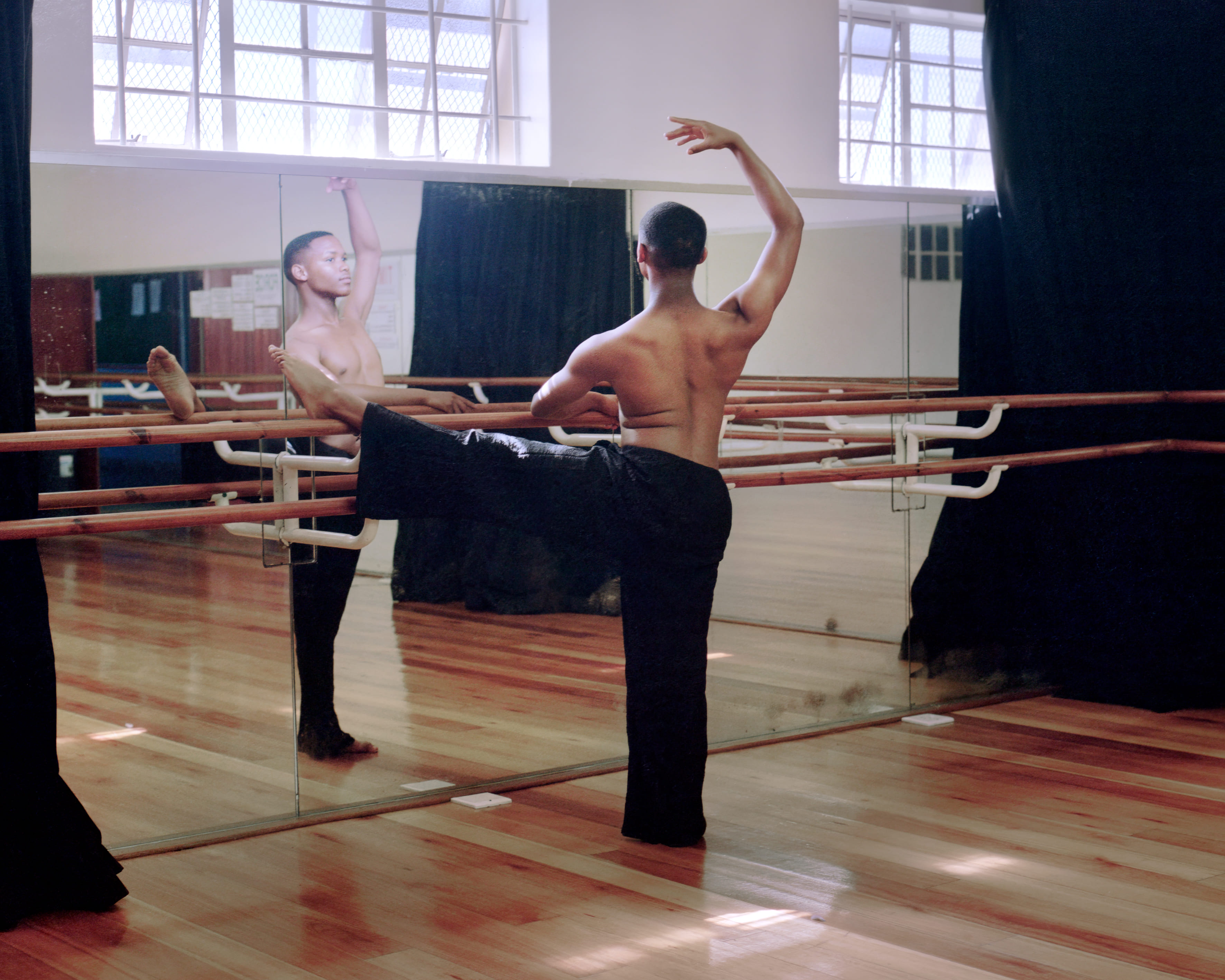 WePresent | Photographing two sibling dancers over nine years of