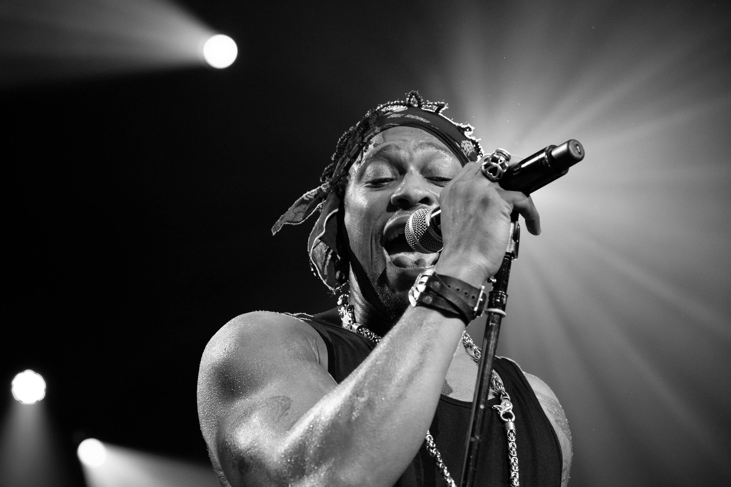 WePresent | D'Angelo: captivating film and photos document his life