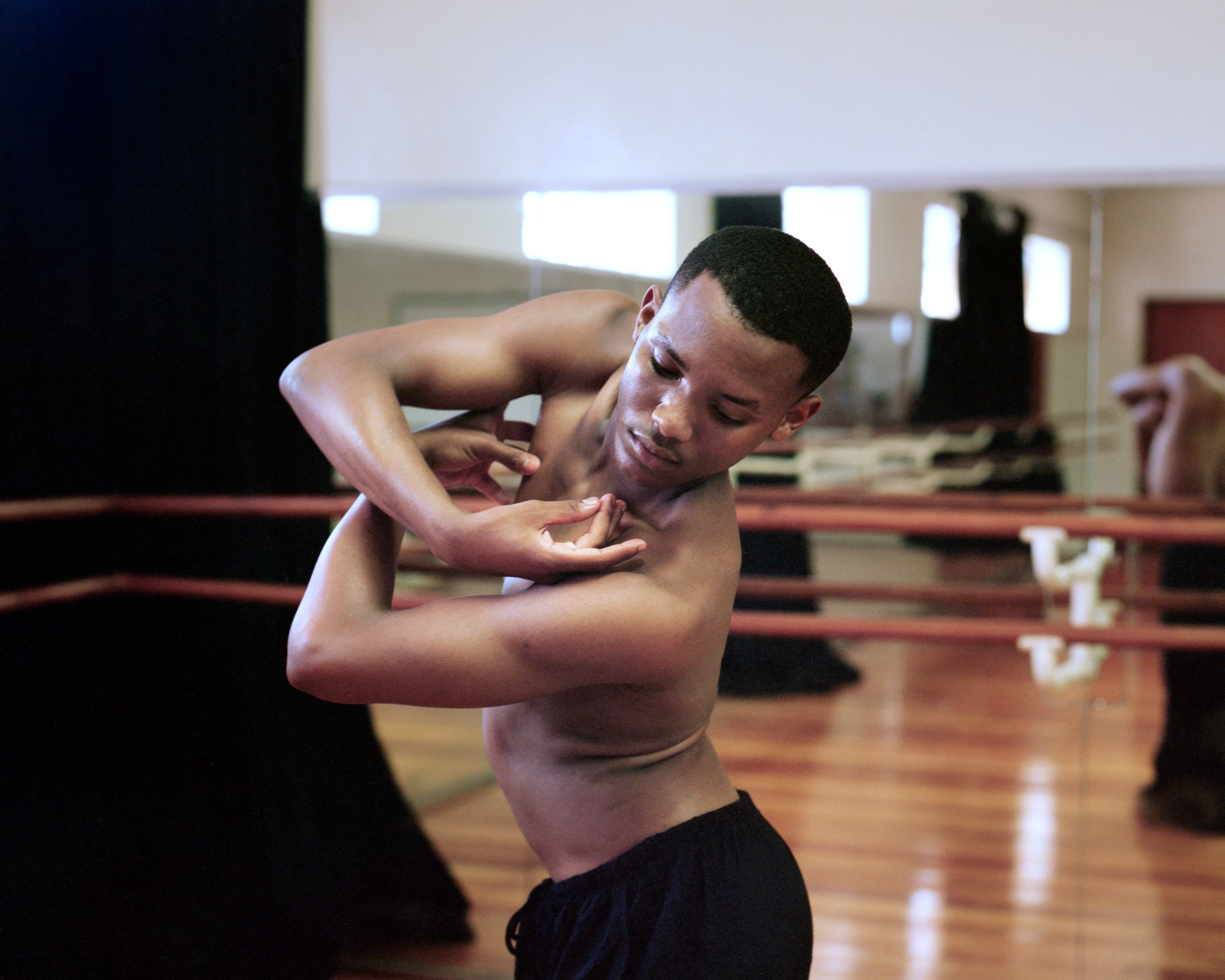 WePresent | Photographing two sibling dancers over nine years of