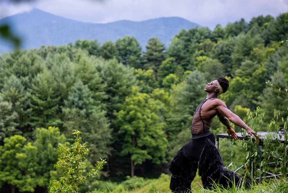 Moses Sumney shares new concert film 'BLACKALACHIA