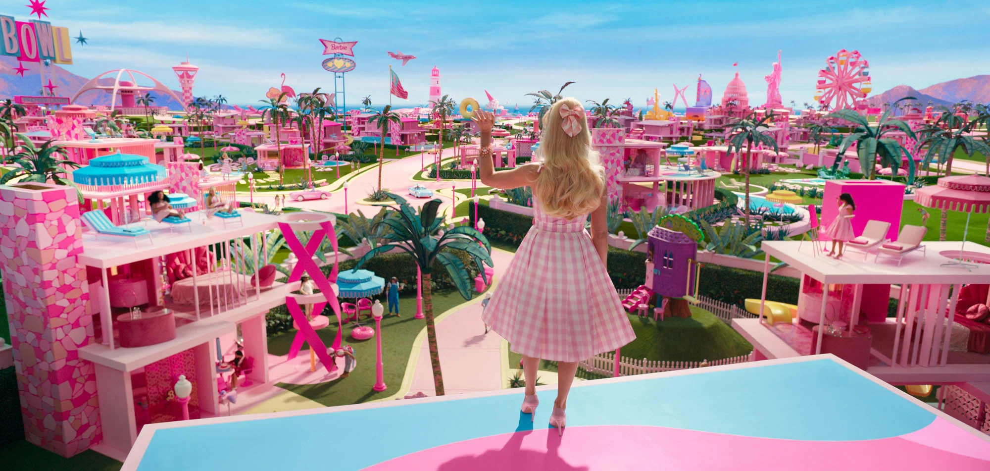 Barbie Barbieland. FlixPix / Alamy Stock Photo