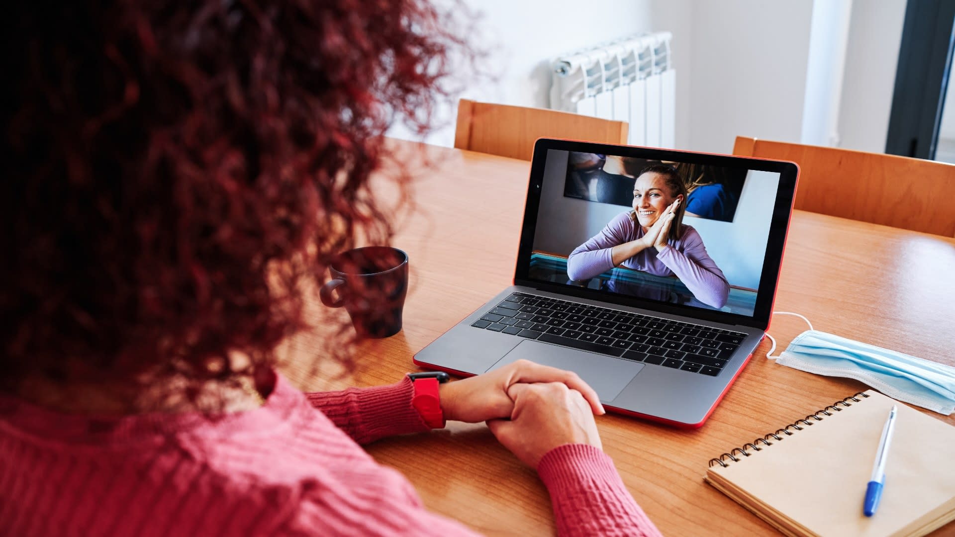 woman-at-home-doing-a-videoconference-stay-home-2025-03-09-20-23-18-utc