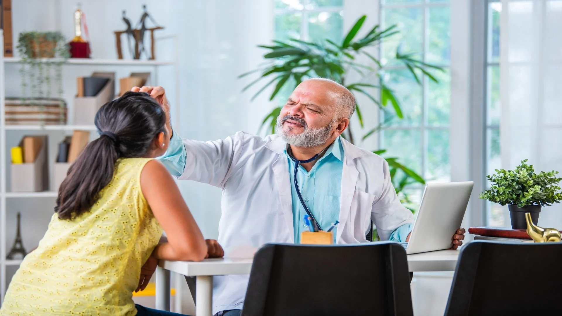 indian-asian-small-little-girl-visits-male-doctor-2025-01-16-12-41-59-utc