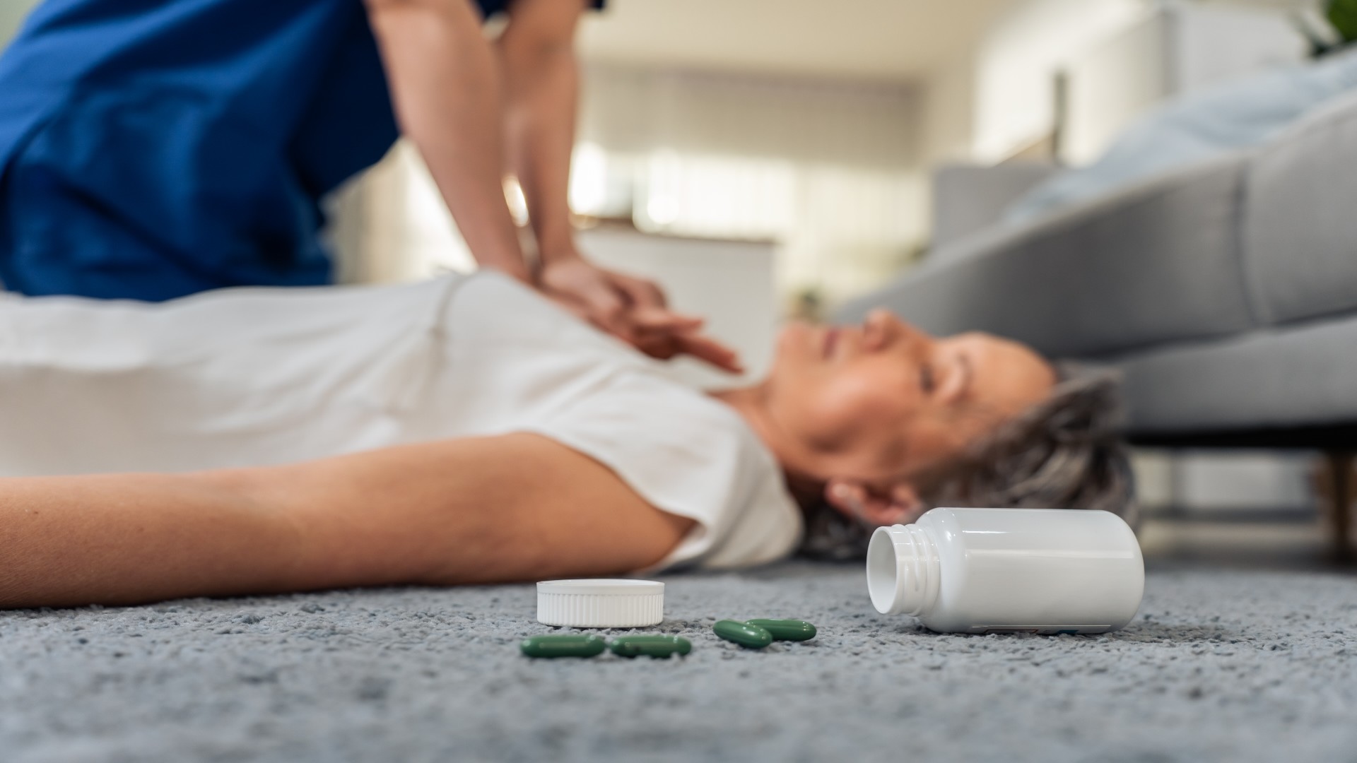 caregiver-saving-senior-woman-s-life-by-doing-cpr-2025-03-27-00-53-53-utc caregiver-saving-senior-woman-s-life-by-doing-cpr-2025-03-27-00-53-53-utc