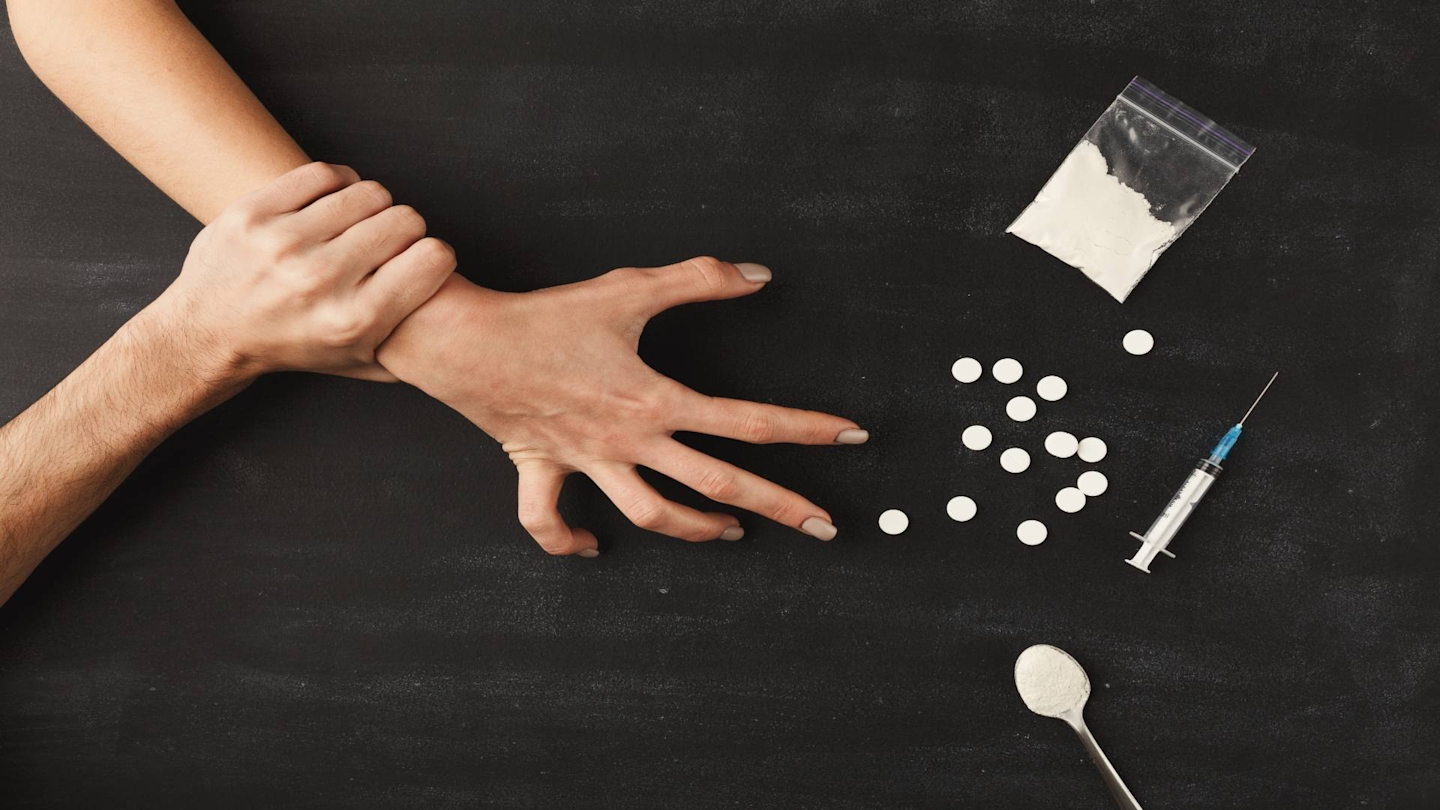 Que test 10 chân thử Novatrend – Cảnh giác ma túy ngụy trang trong ĐỒ ĂN GIA ĐÌNH 5 Top Warning Signs of Opioid Addiction and When to Seek Help