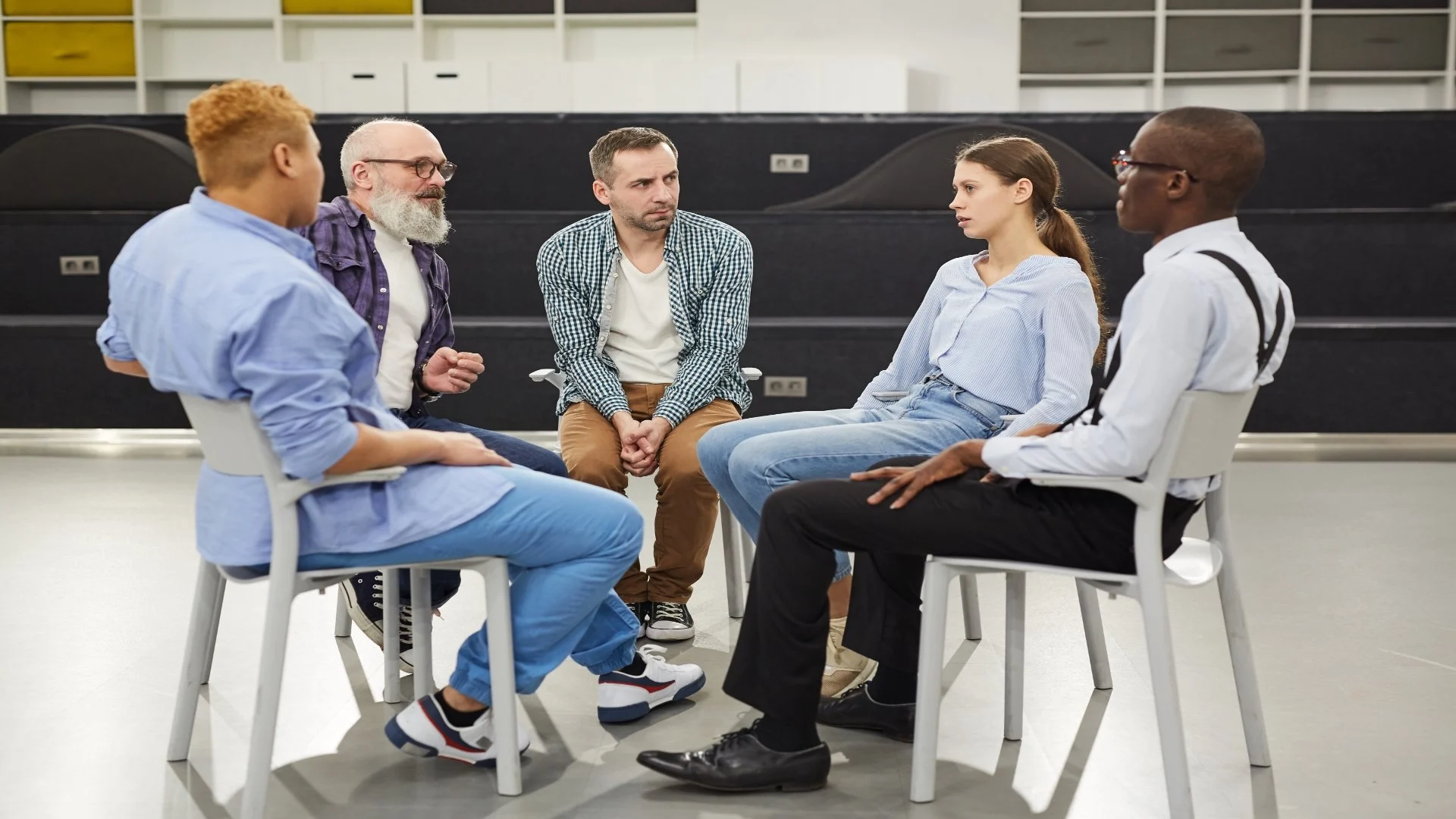 people-sitting-in-circle-2025-03-07-08-57-53-utc