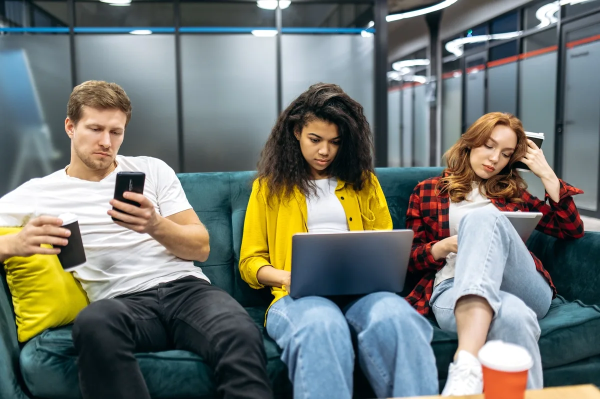 Internet Addiction: Friends focused staring at their devices