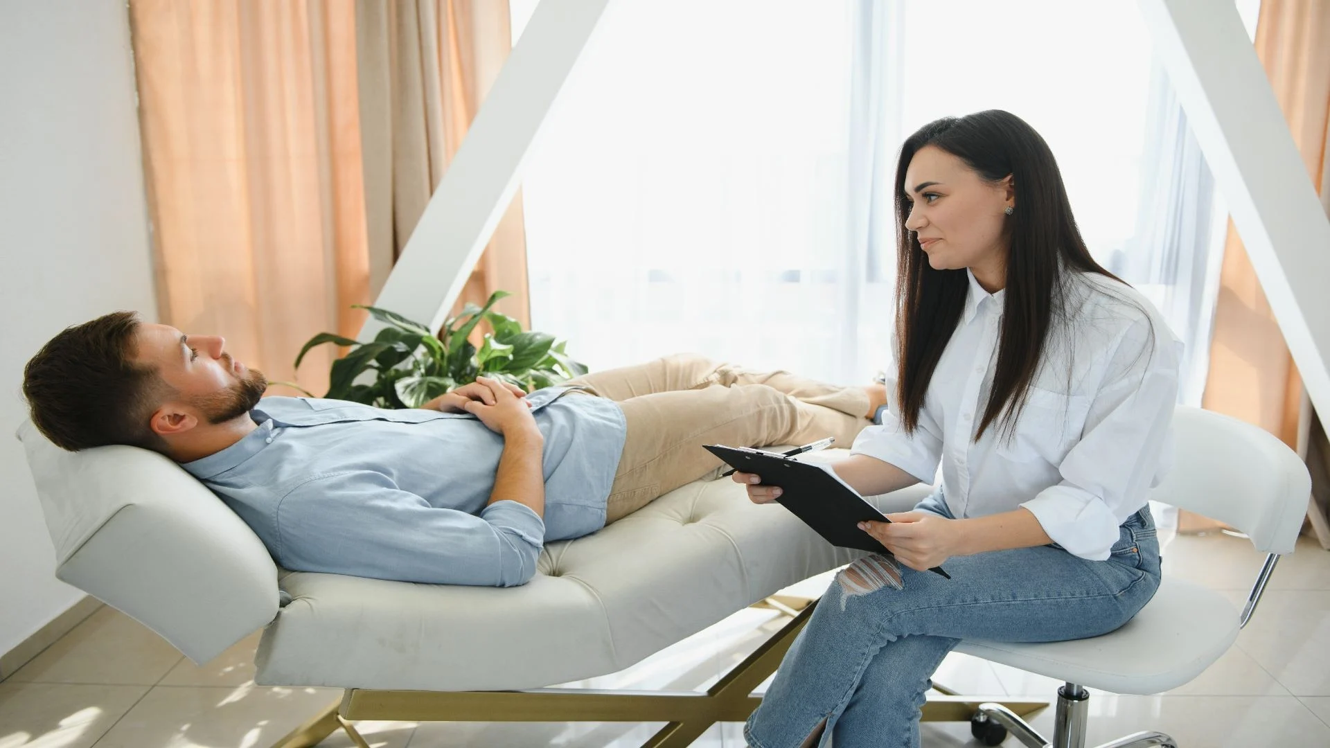 female-psychologist-conducts-psychotherapy-session-2025-03-15-07-05-22-utc (1)