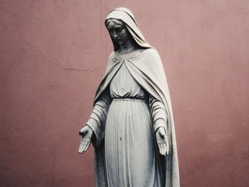 A statue of mary