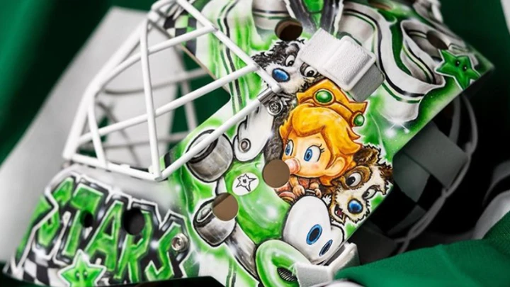 Dallas Stars' NHL Goalie Showcases Mario Kart-Inspired Mask