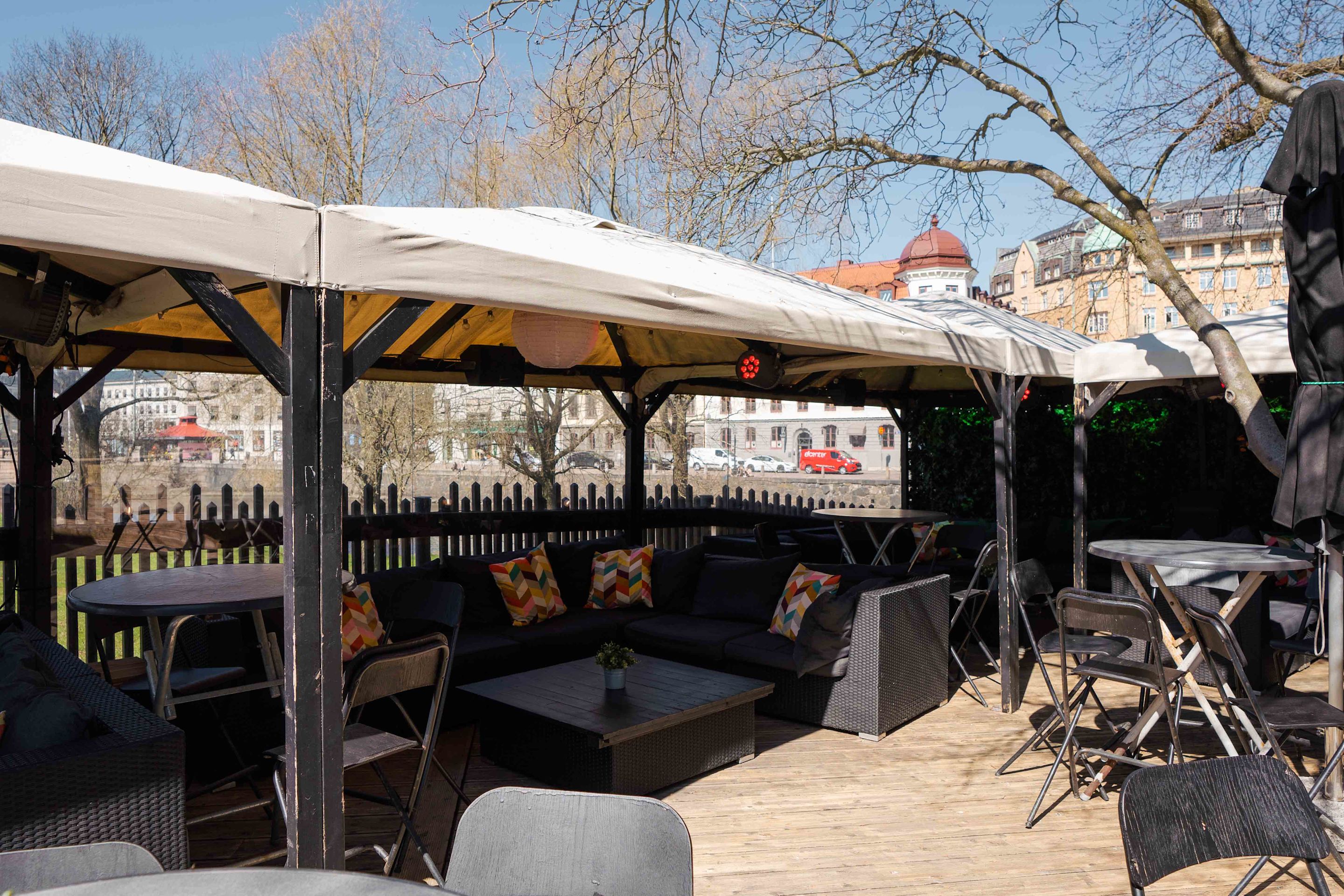 Café Grindstugan - Hov tak med paviljong