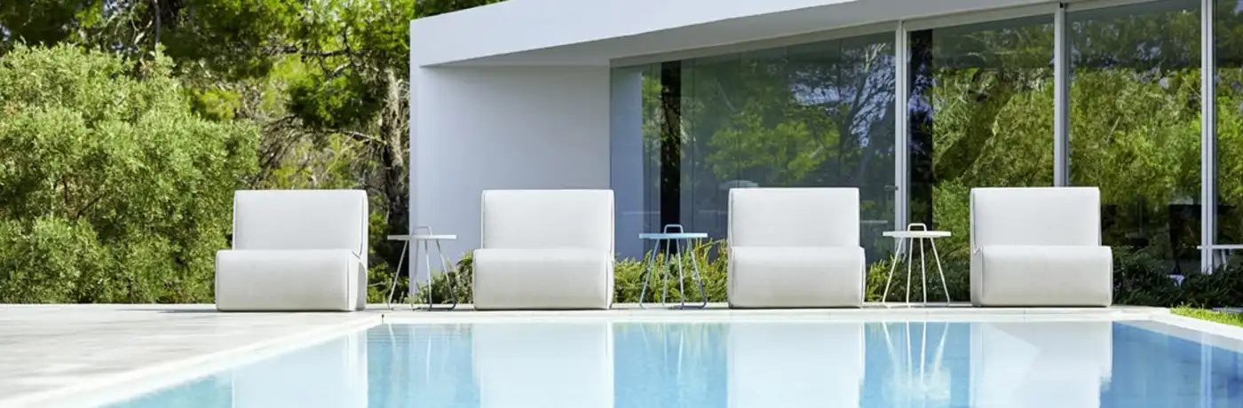 Dekkstol Hvit: Din Guide til Perfekt Avslapning () Dekkstol Hvit: Din Guide til Perfekt Avslapning