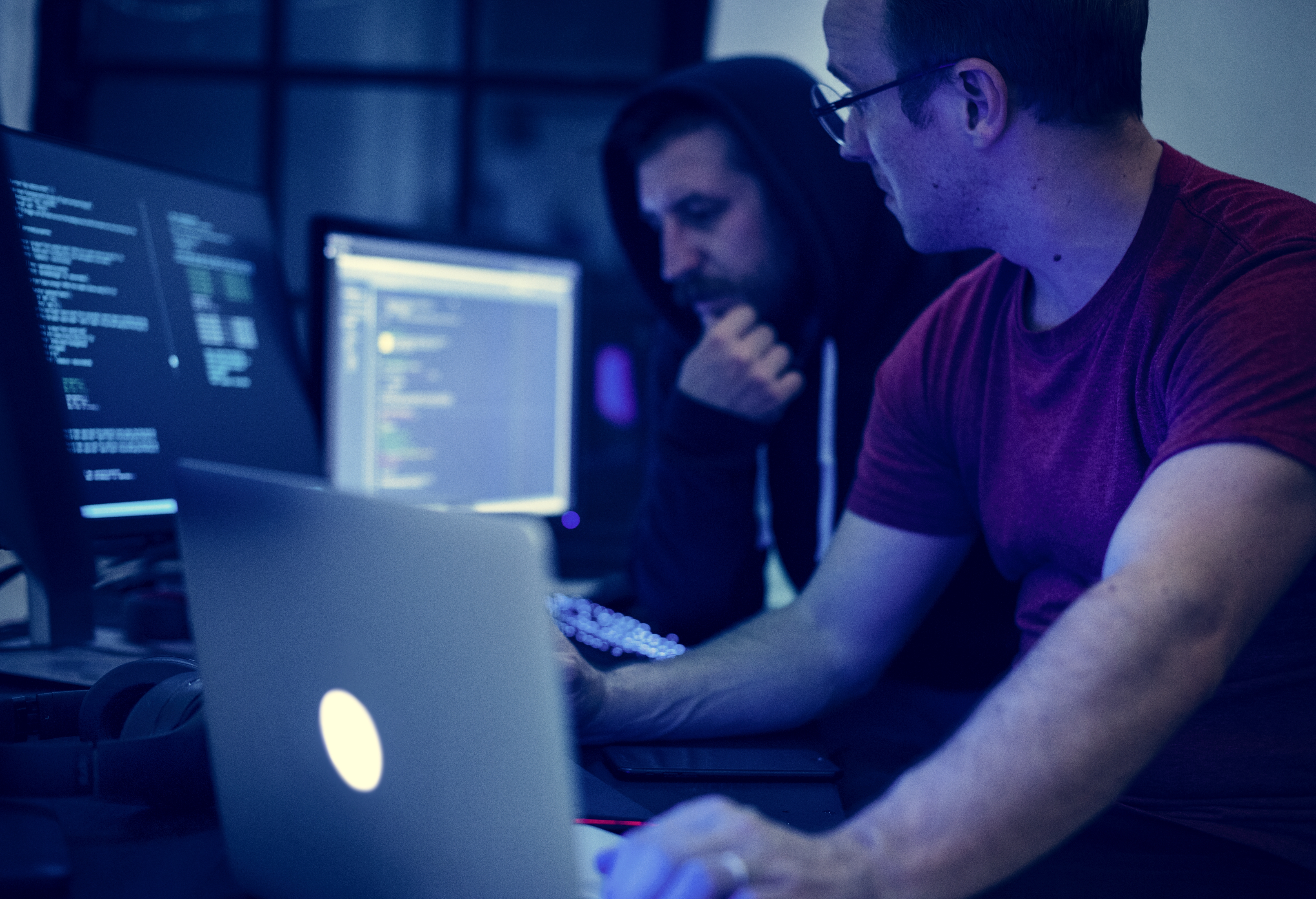 programmers-working-development-software-software-intelligence-artificial-efficiency-ideasmasideas