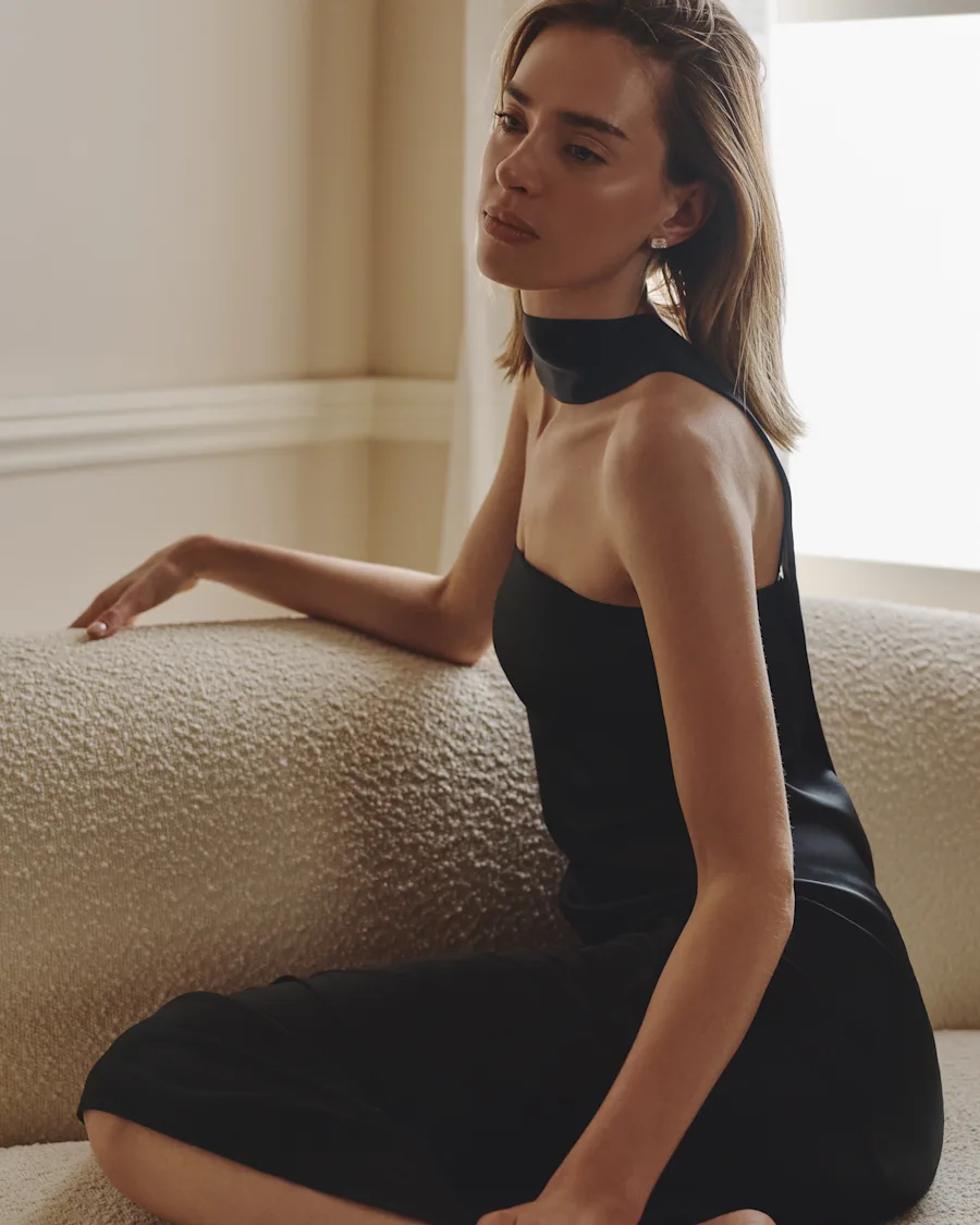Occasional Dressing Editorial 11-1553 051 EDITED