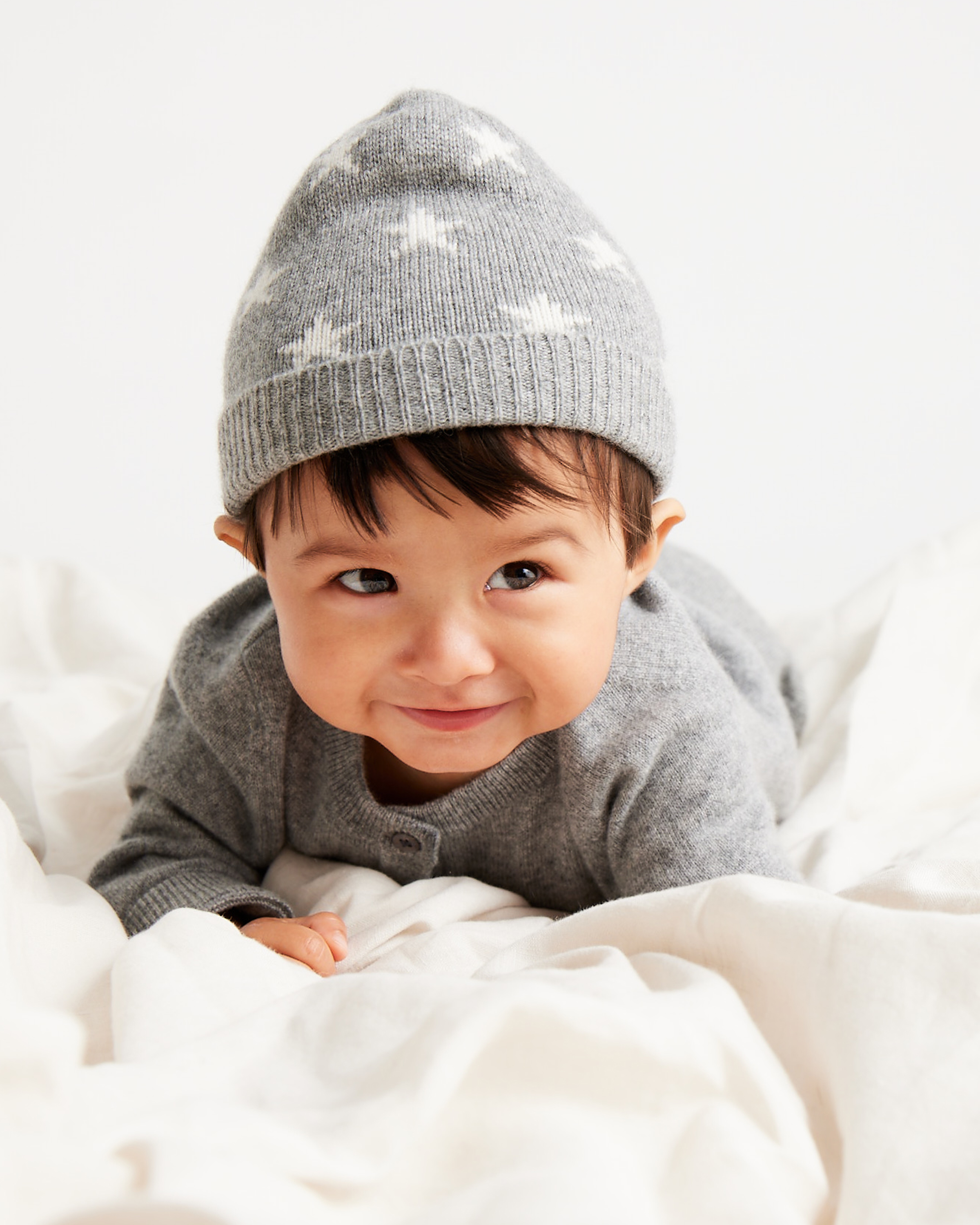 Washable Cashmere Beanie & Bootie Set - Baby - thumbnail 3