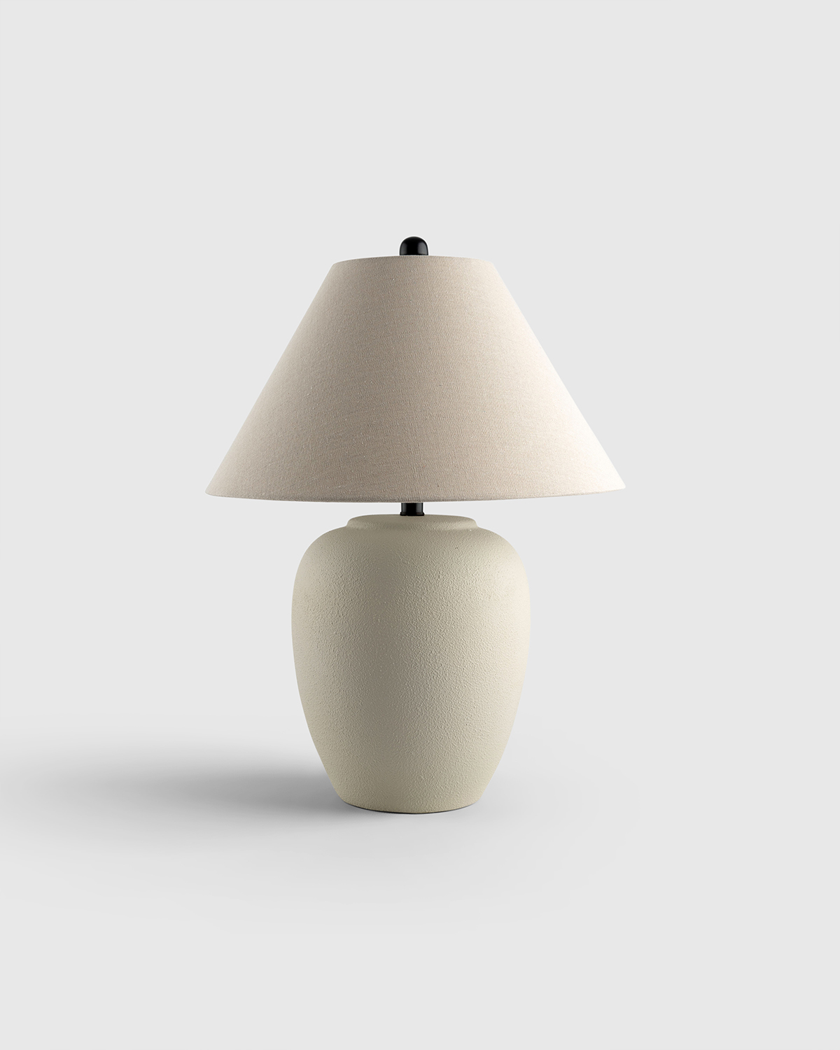 Heritage Ceramic Table lamp with linen shade in Ivory