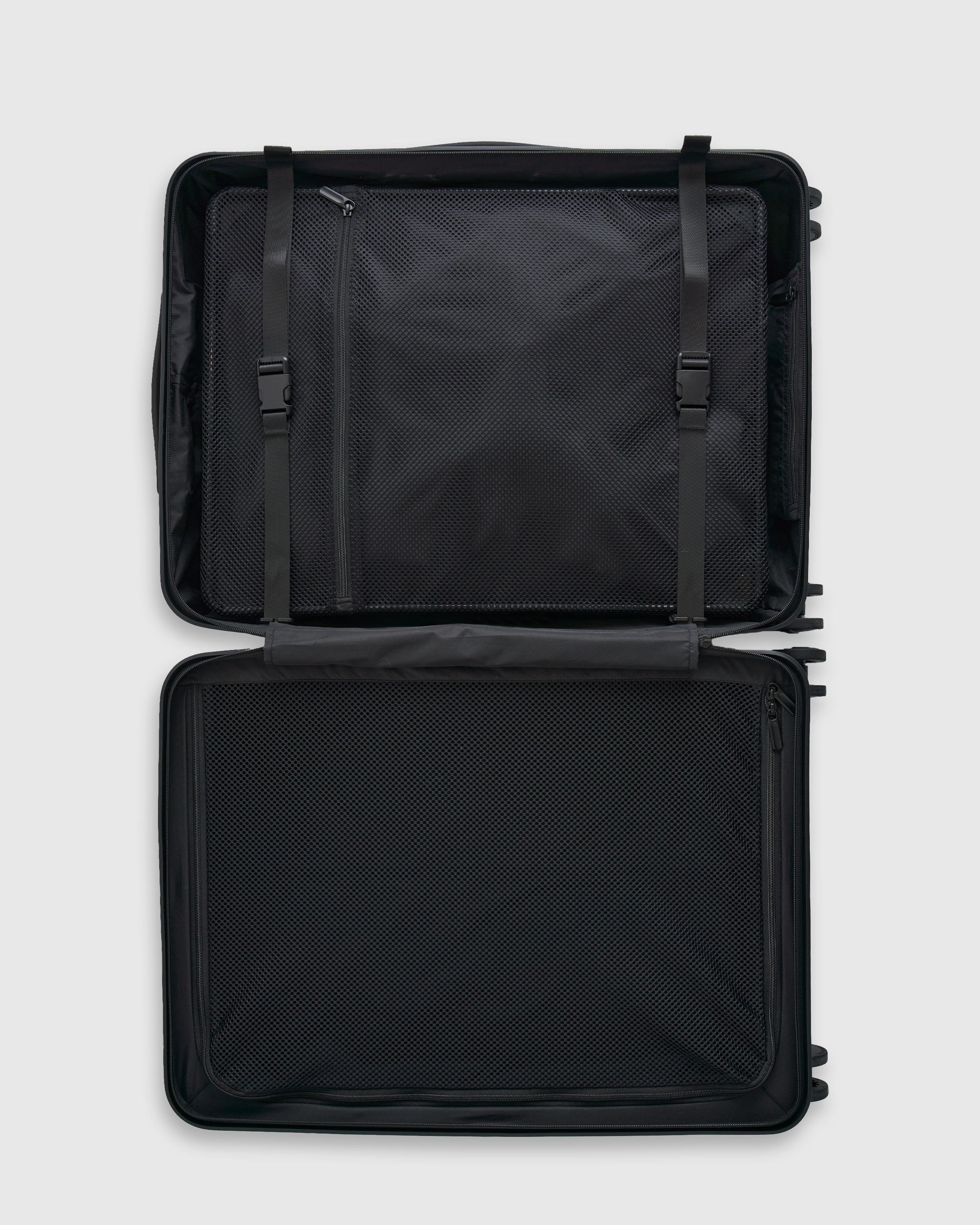 Medium Check-In Suitcase - thumbnail 8