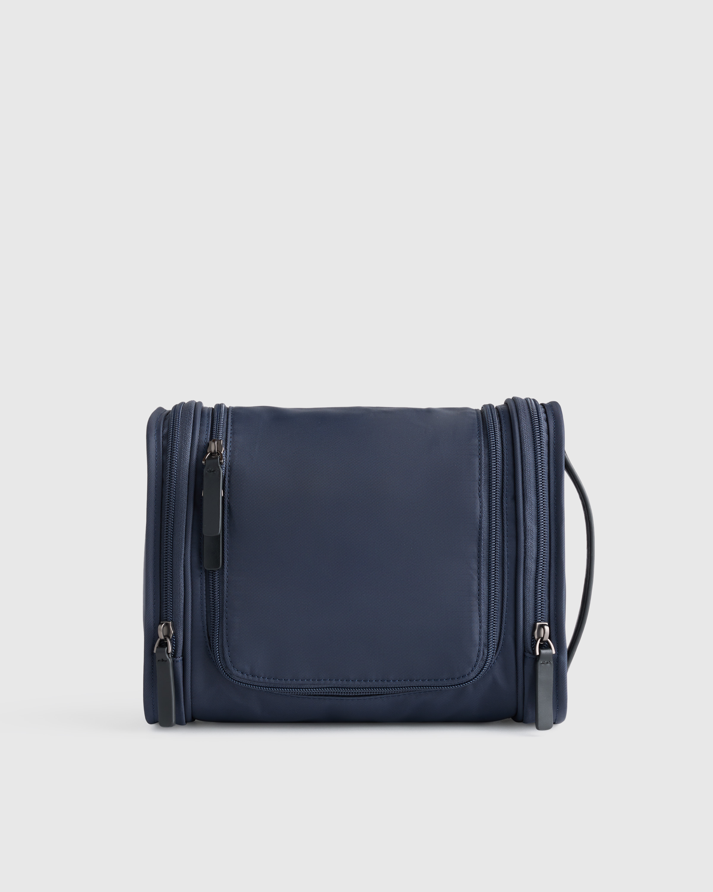 Voyage Nylon Hanging Toiletry Case in Black