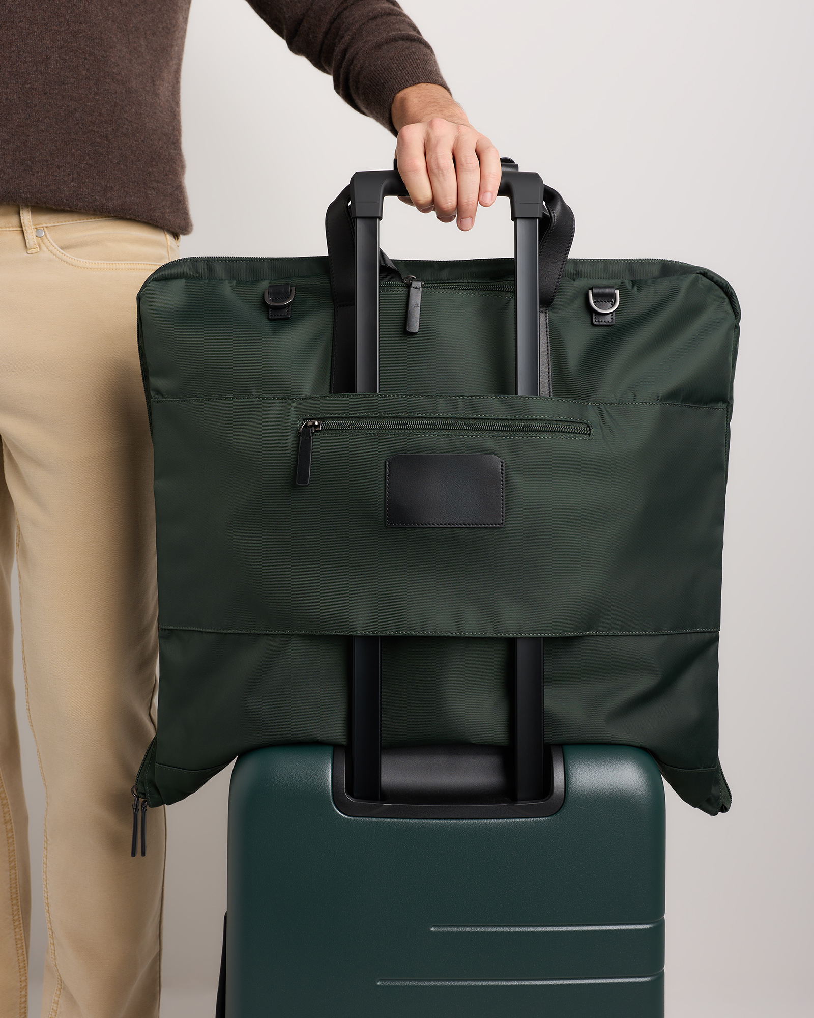 Voyage Nylon Garment Bag - thumbnail 9
