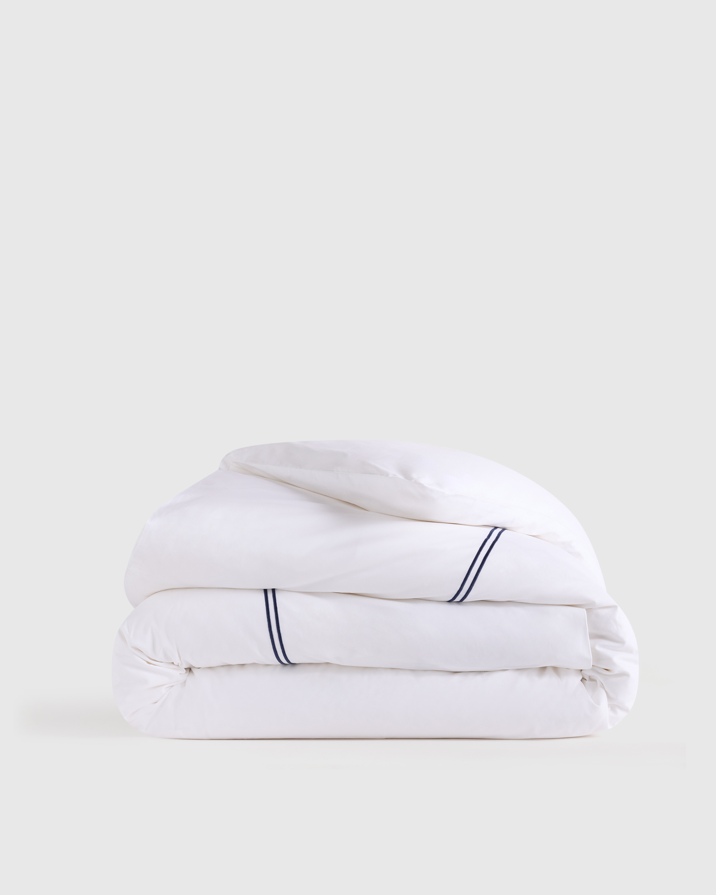 Classic Organic Percale Embellished Duvet Cover in White/Navy
