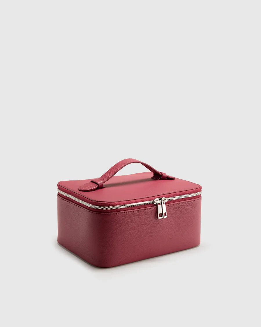 Italian Leather Travel Cosmetic CaItalian Leather Travel Cosmetic CaSE GARNET RED 45851 EDITED