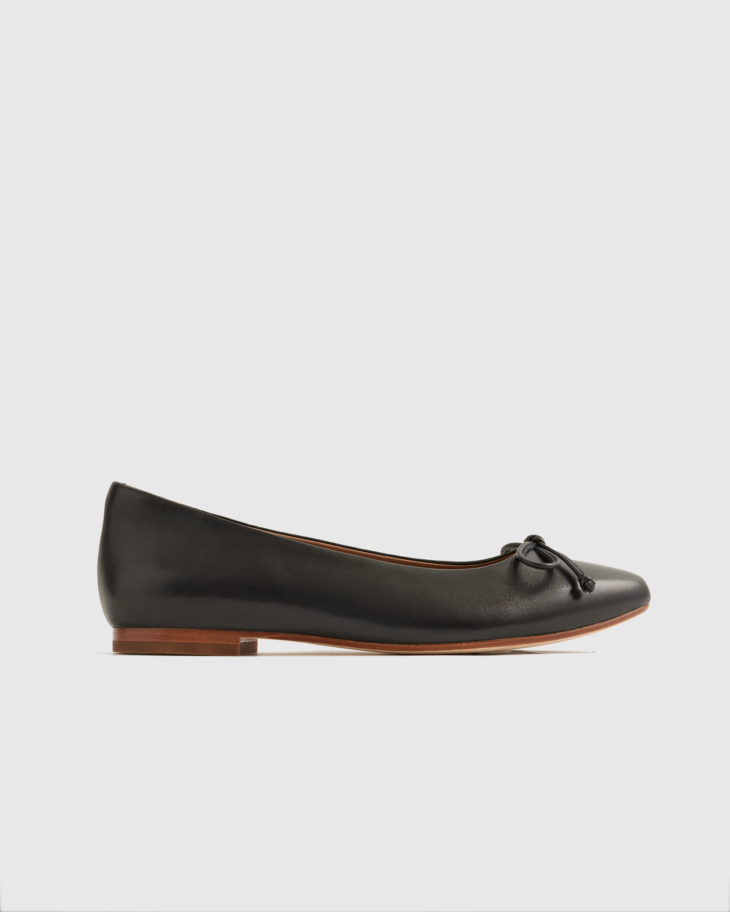 Quince Women's Italian Leather Pointed Bow Flat In Black