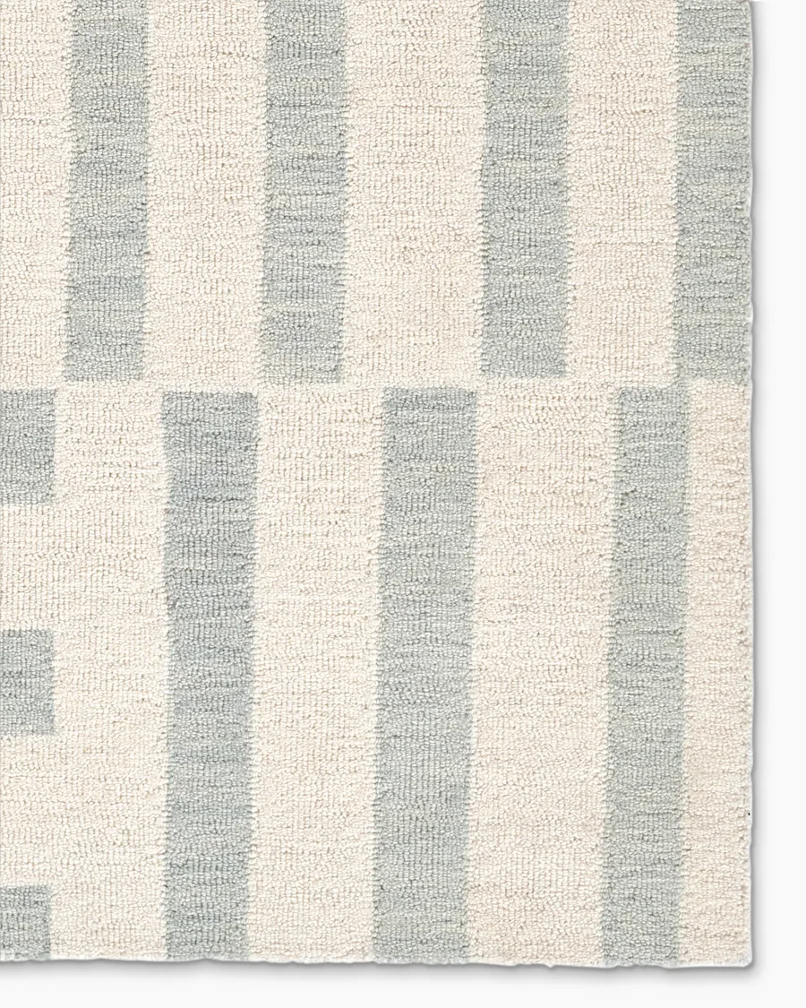 KB Hand-Tufted Wool Rug Edge