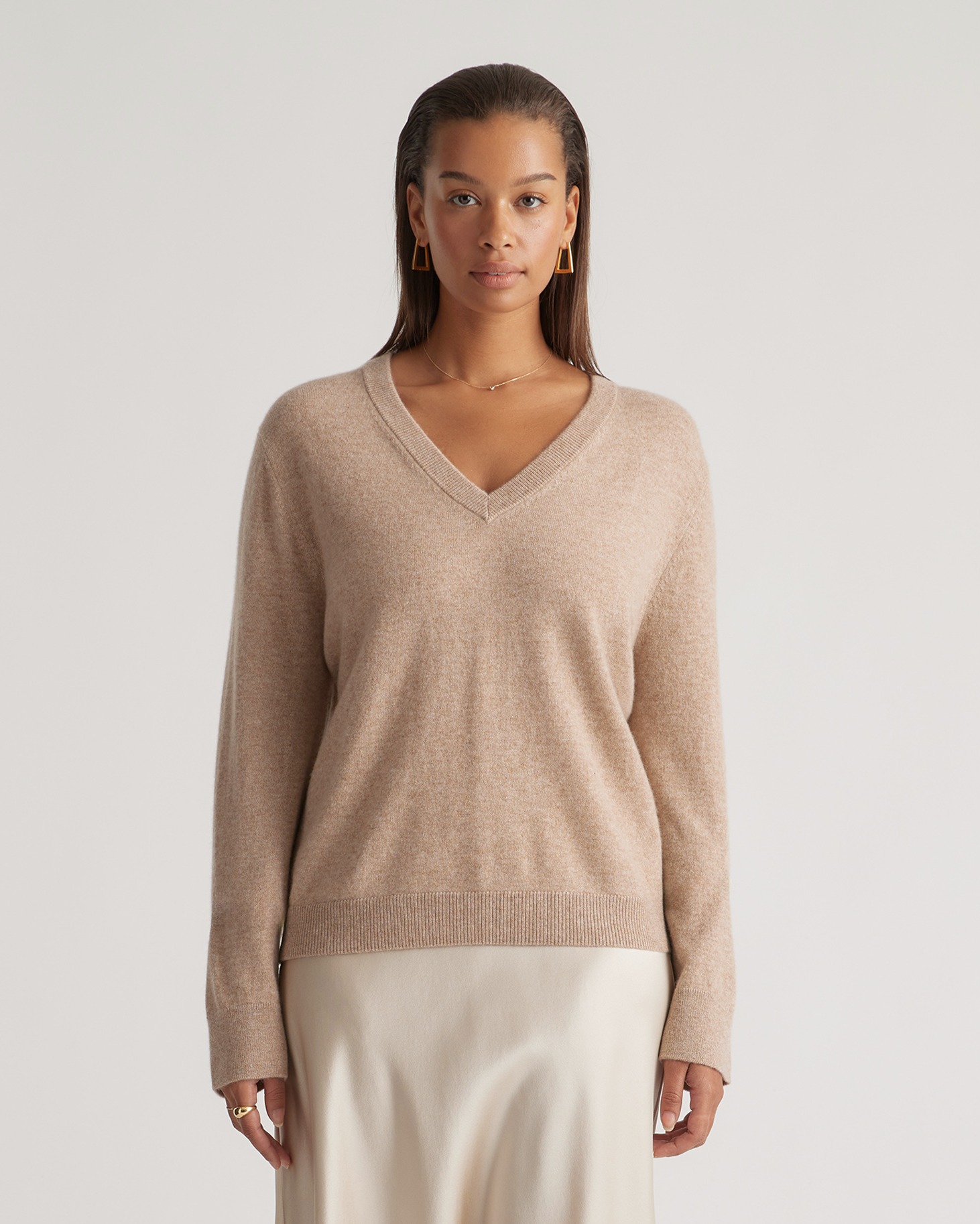 Quince Women's Black Mongolian Cashmere V-Neck Sweater sz M NWT Long Sleeve  Soft