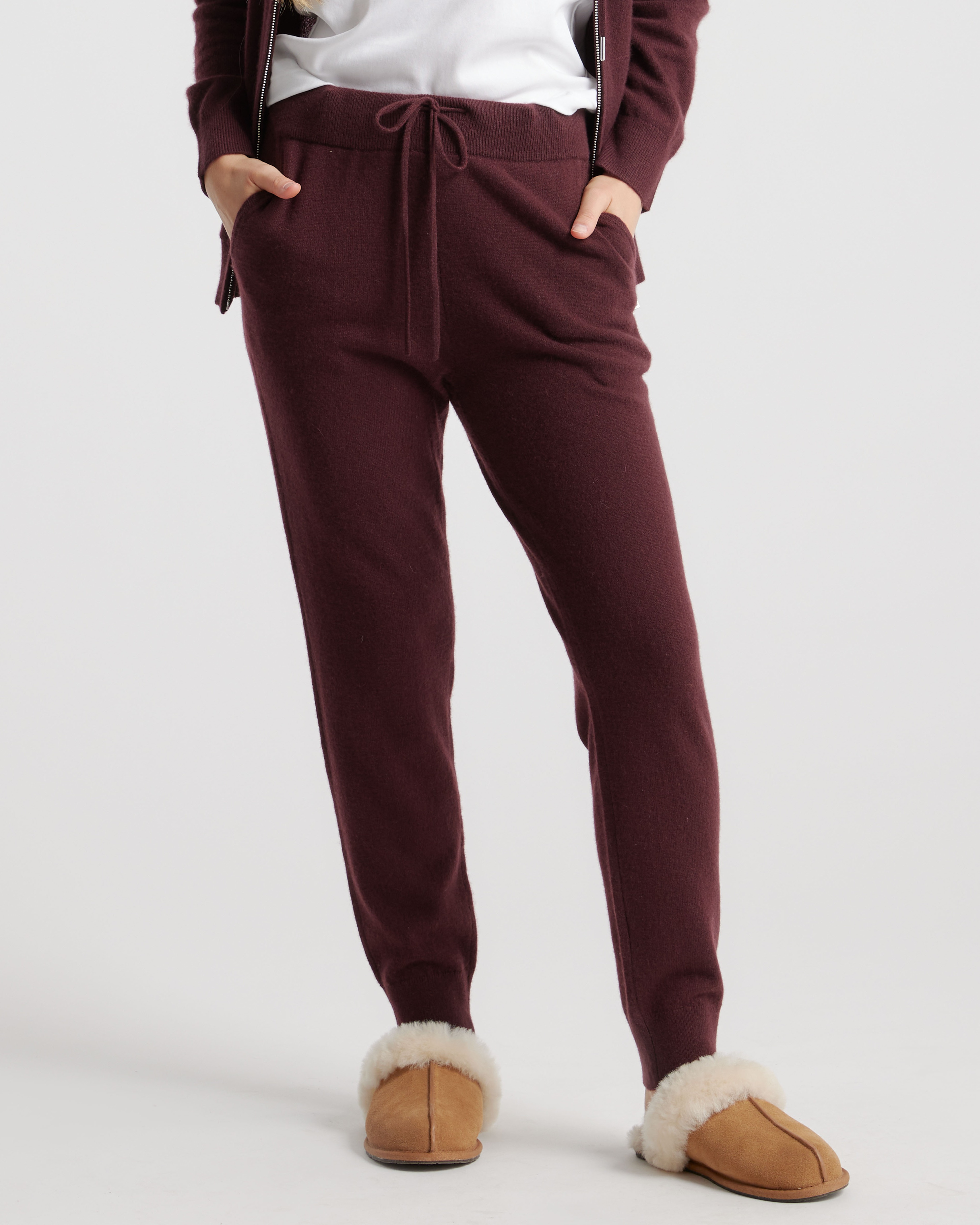 Aerie Cozy Good Vibes Jogger Review: Fuzzy & Affordable? Yes, Please