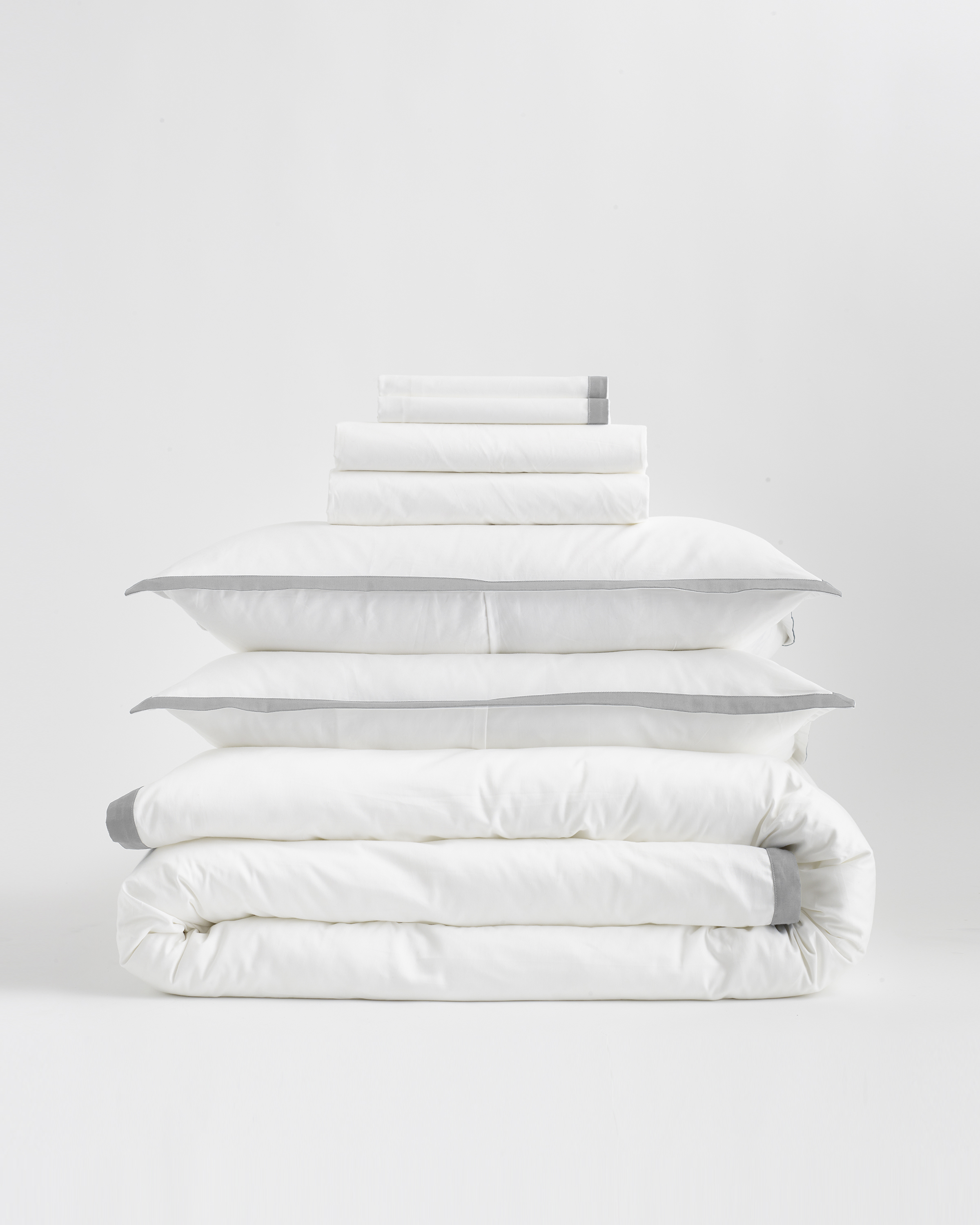 Quince Classic Organic Percale Border Deluxe Bedding Bundle In White/light Grey