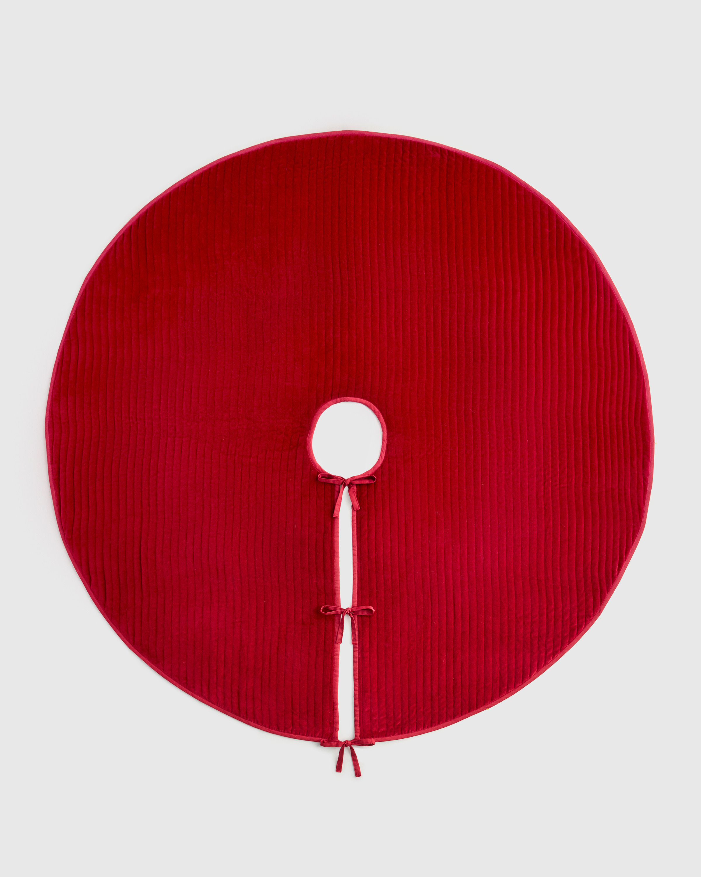Cotton Velvet Tree Skirt in Red