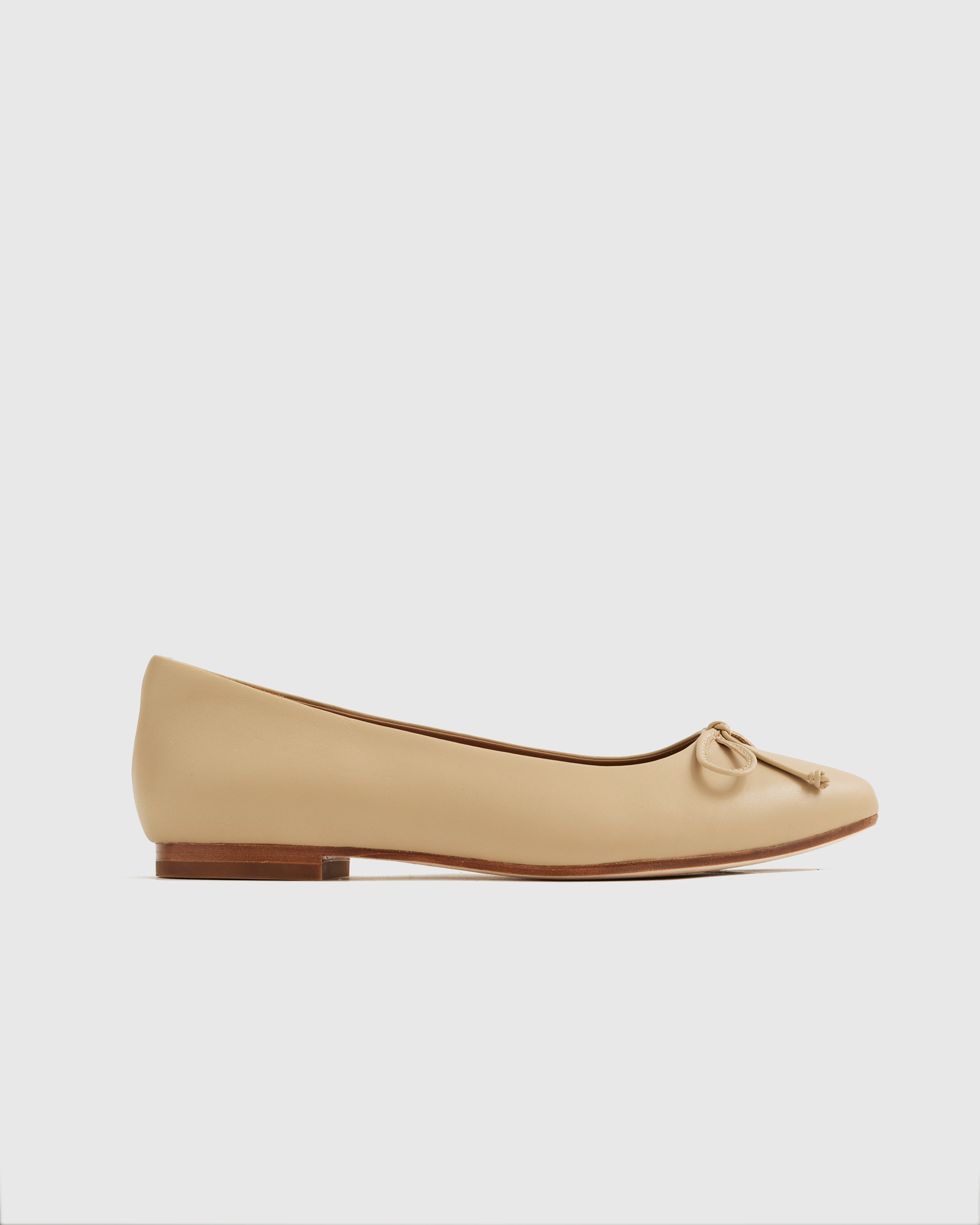 Quince Women's Italian Leather Pointed Bow Flat In Almond