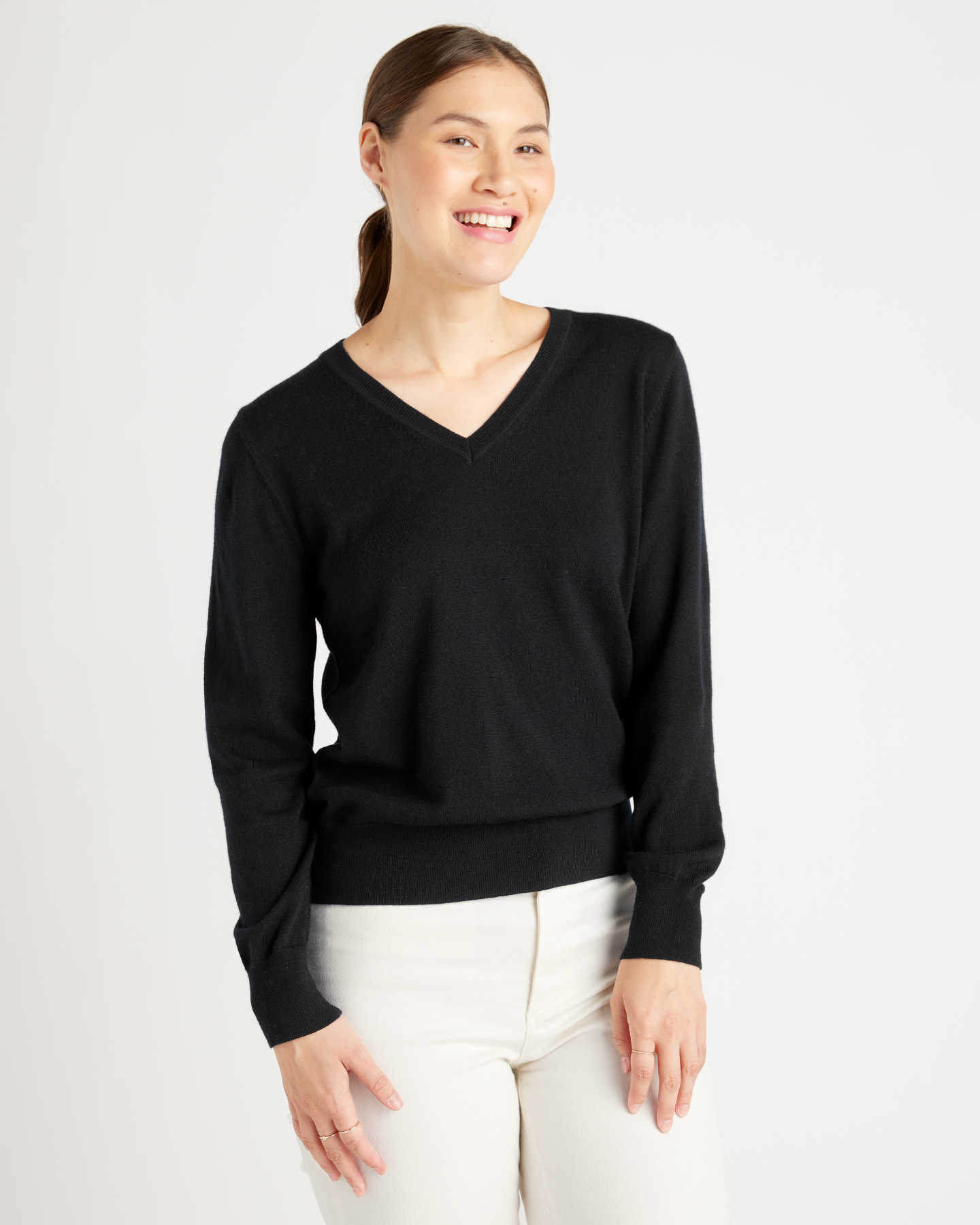 Australian Merino Wool V-Neck Sweater - Black - 3
