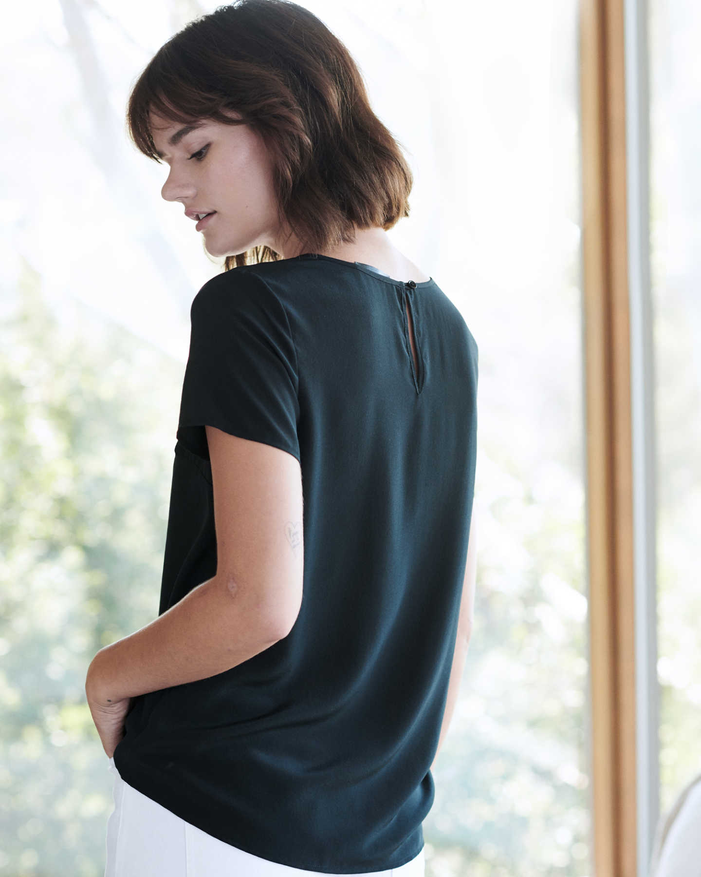 Washable Stretch Silk Tee - Black - 3 - Thumbnail