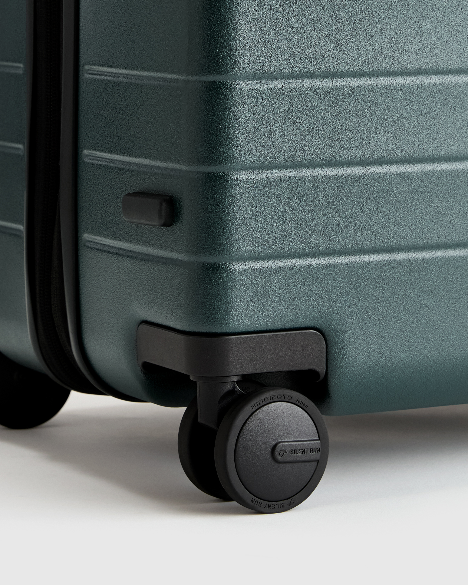 Expandable Small Carry-On & Large Check-In Suitcase Set - thumbnail 9